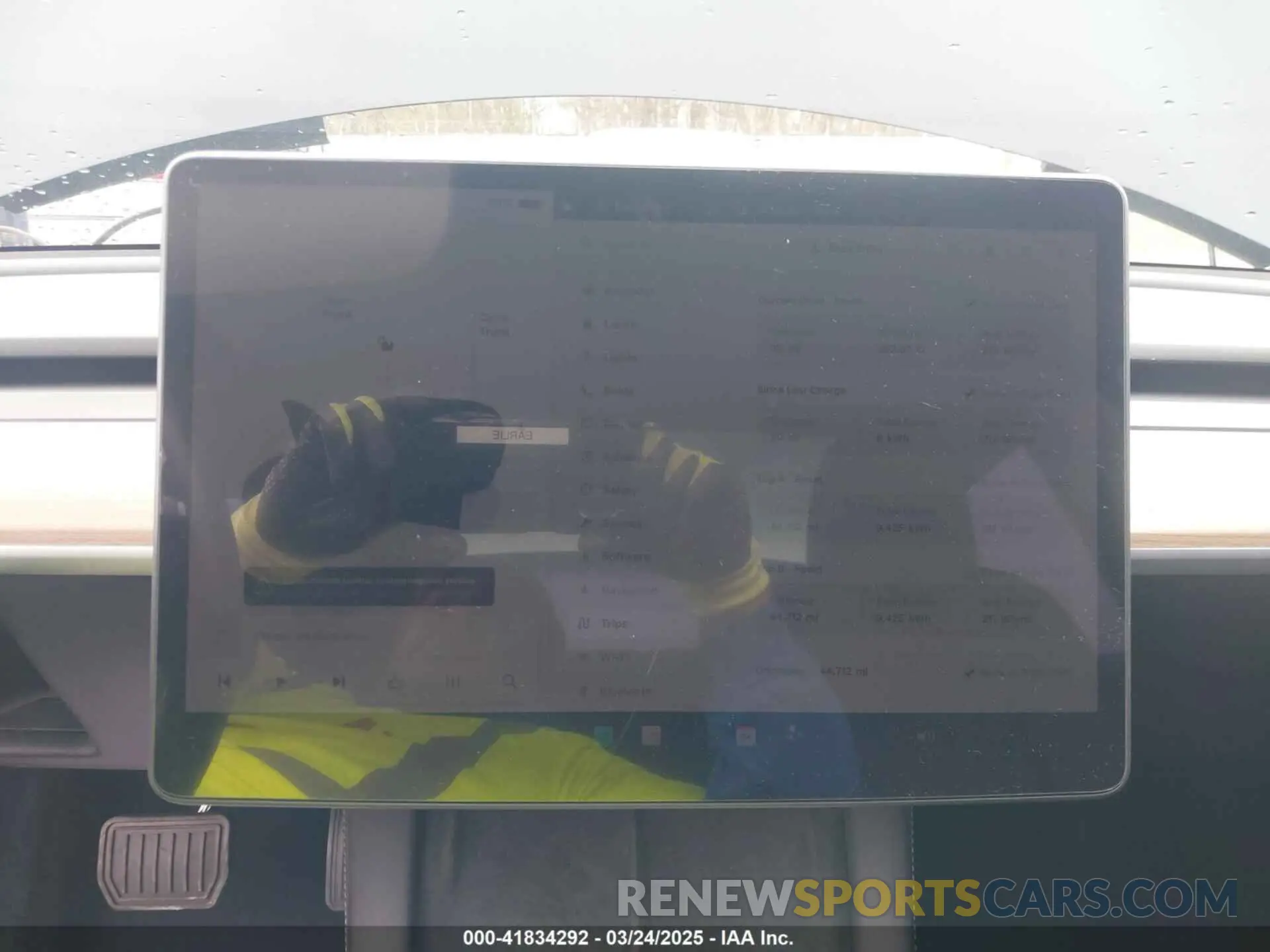 18 Photograph of a damaged car 5YJ3E1EA7PF550202 TESLA MODEL 3 2023