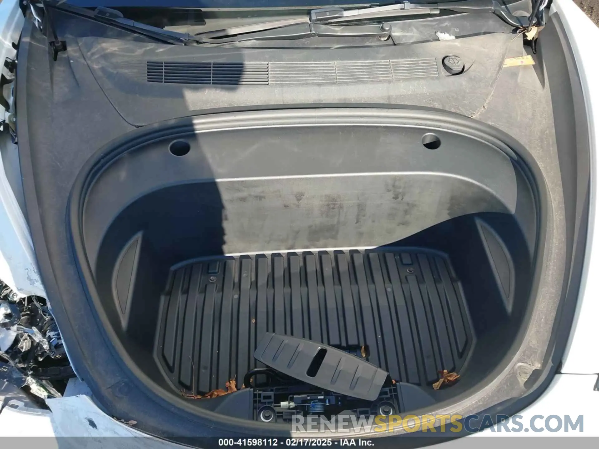 10 Photograph of a damaged car 5YJ3E1EA7PF550524 TESLA MODEL 3 2023
