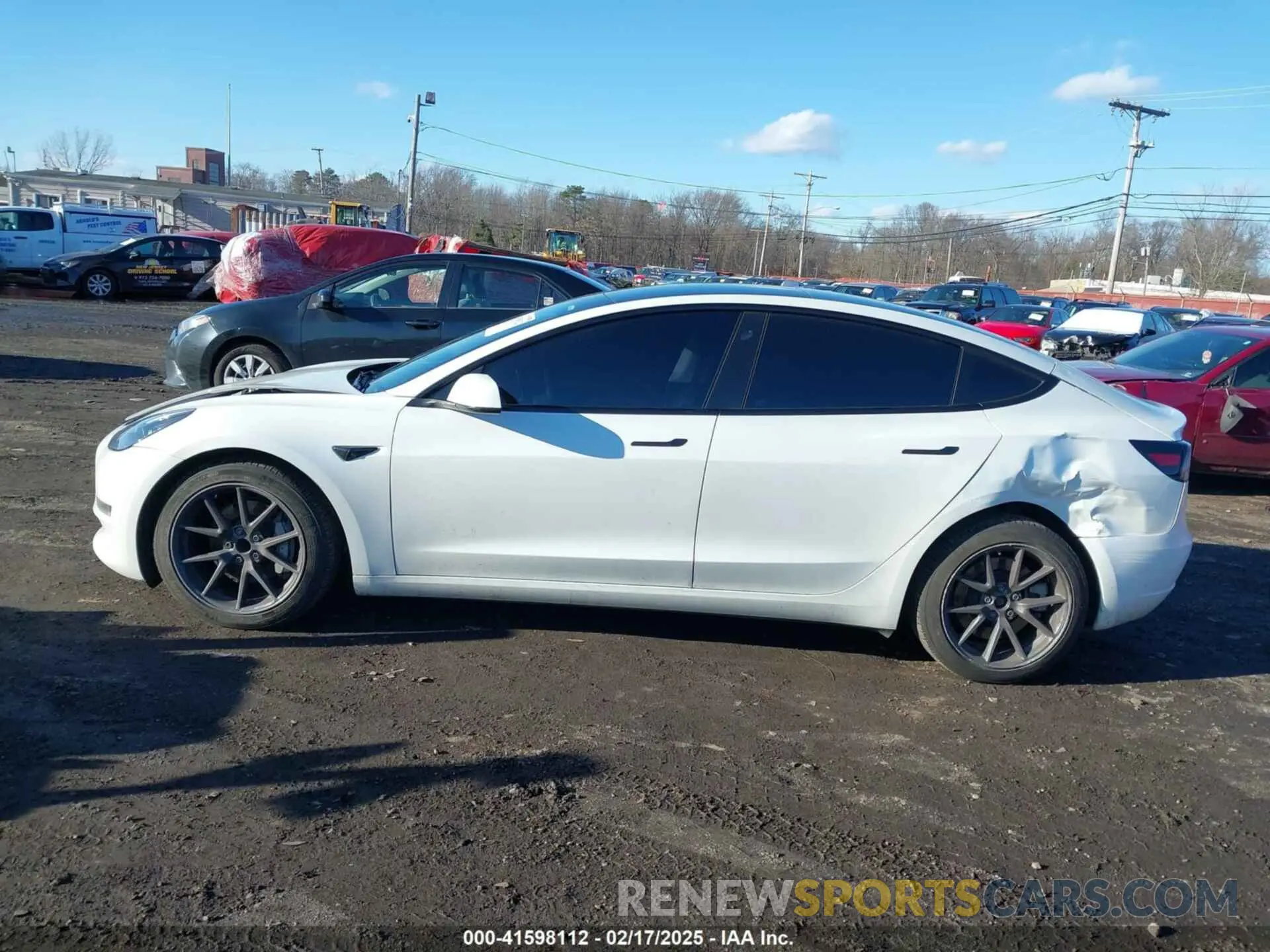 14 Photograph of a damaged car 5YJ3E1EA7PF550524 TESLA MODEL 3 2023