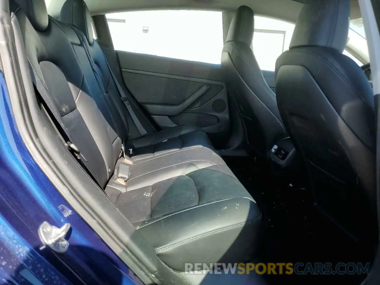 10 Photograph of a damaged car 5YJ3E1EA7PF558798 TESLA MODEL 3 2023