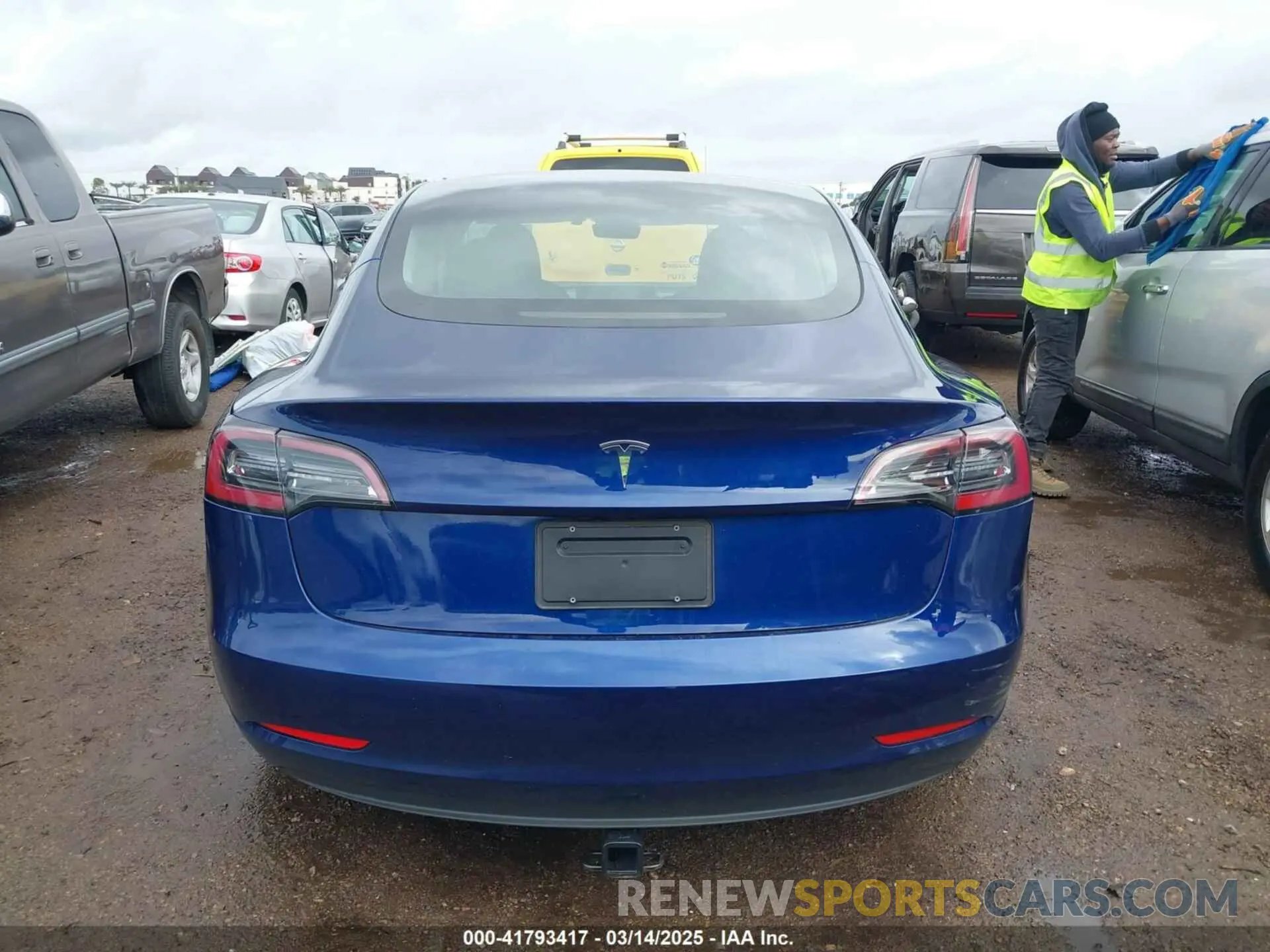 17 Photograph of a damaged car 5YJ3E1EA7PF560888 TESLA MODEL 3 2023