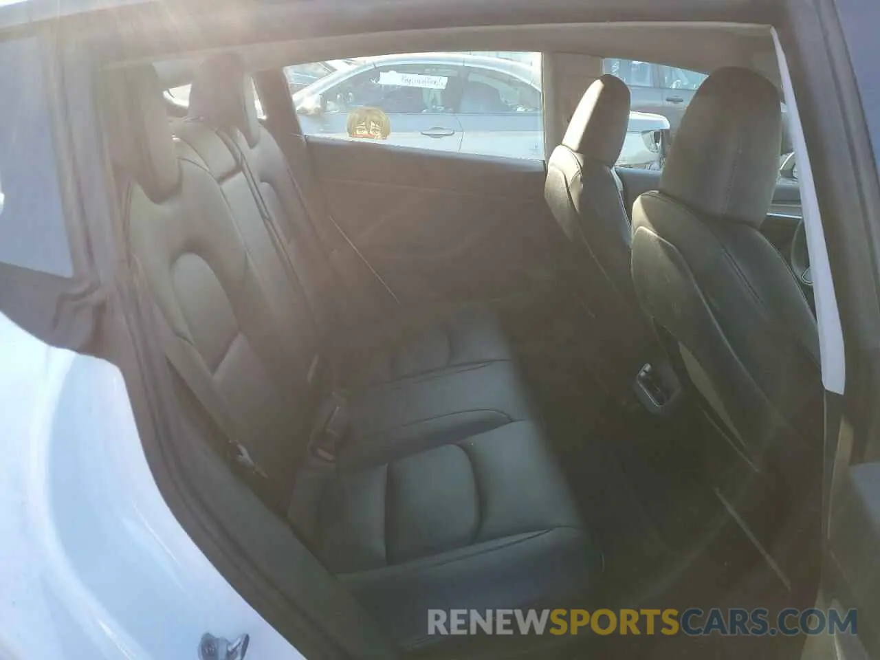 10 Photograph of a damaged car 5YJ3E1EA7PF562768 TESLA MODEL 3 2023