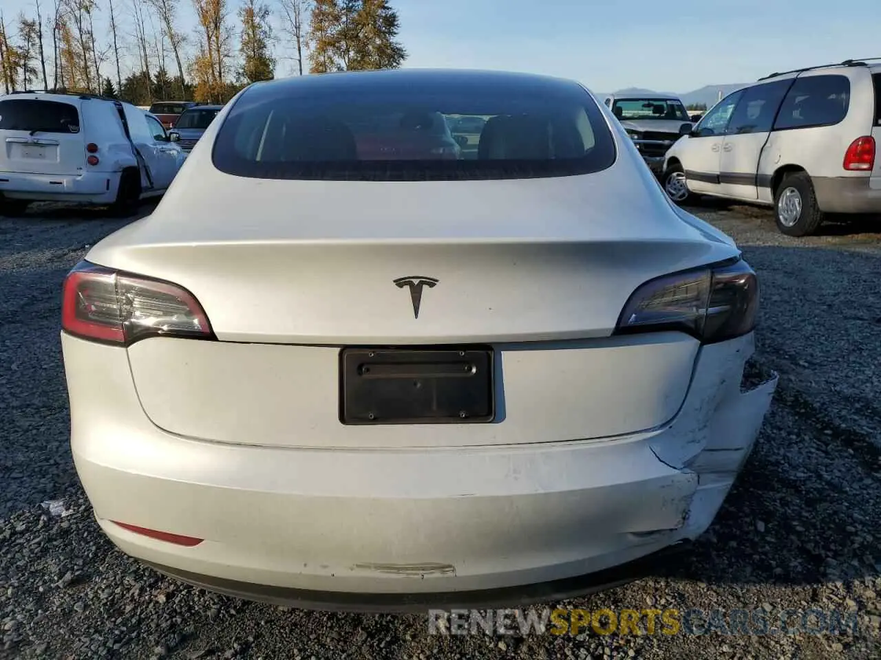 6 Photograph of a damaged car 5YJ3E1EA7PF562768 TESLA MODEL 3 2023