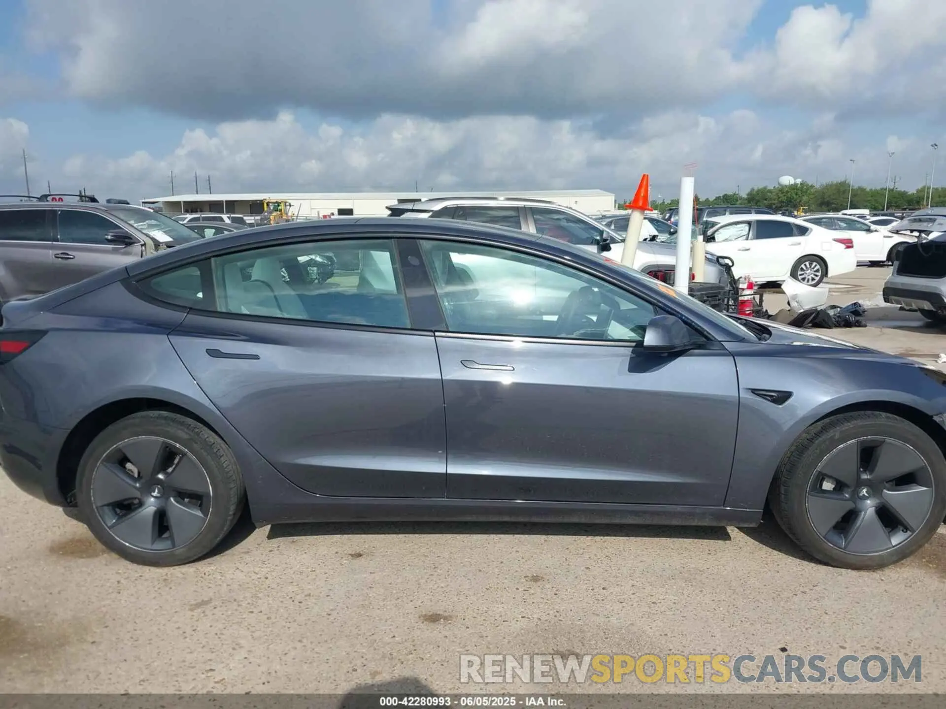 14 Photograph of a damaged car 5YJ3E1EA7PF567906 TESLA MODEL 3 2023
