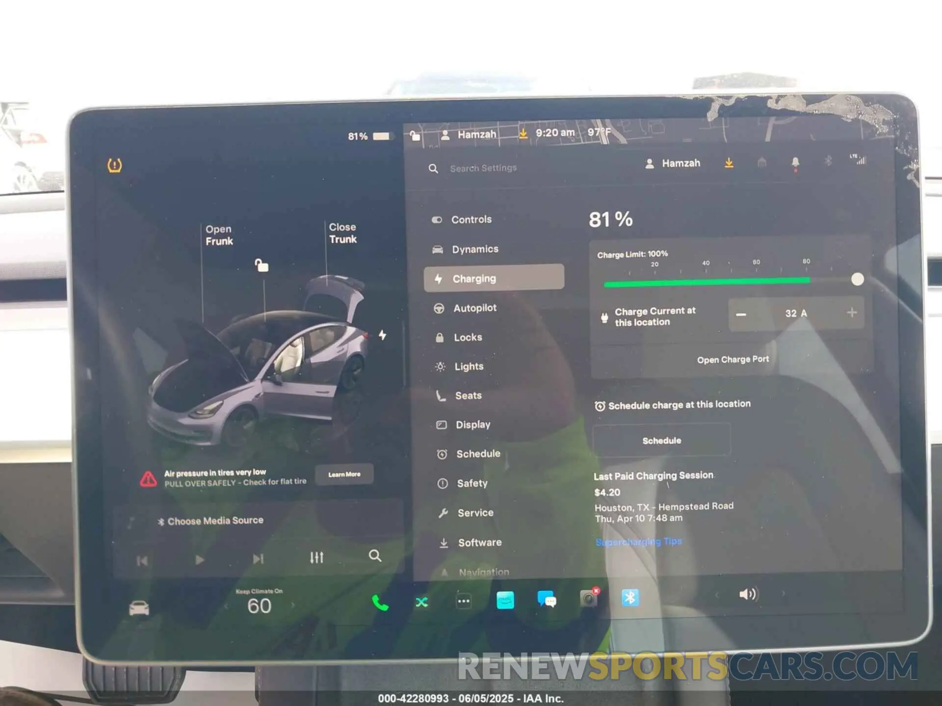 18 Photograph of a damaged car 5YJ3E1EA7PF567906 TESLA MODEL 3 2023