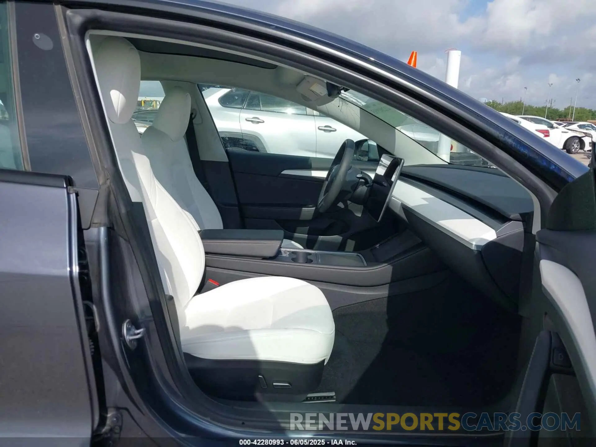 5 Photograph of a damaged car 5YJ3E1EA7PF567906 TESLA MODEL 3 2023