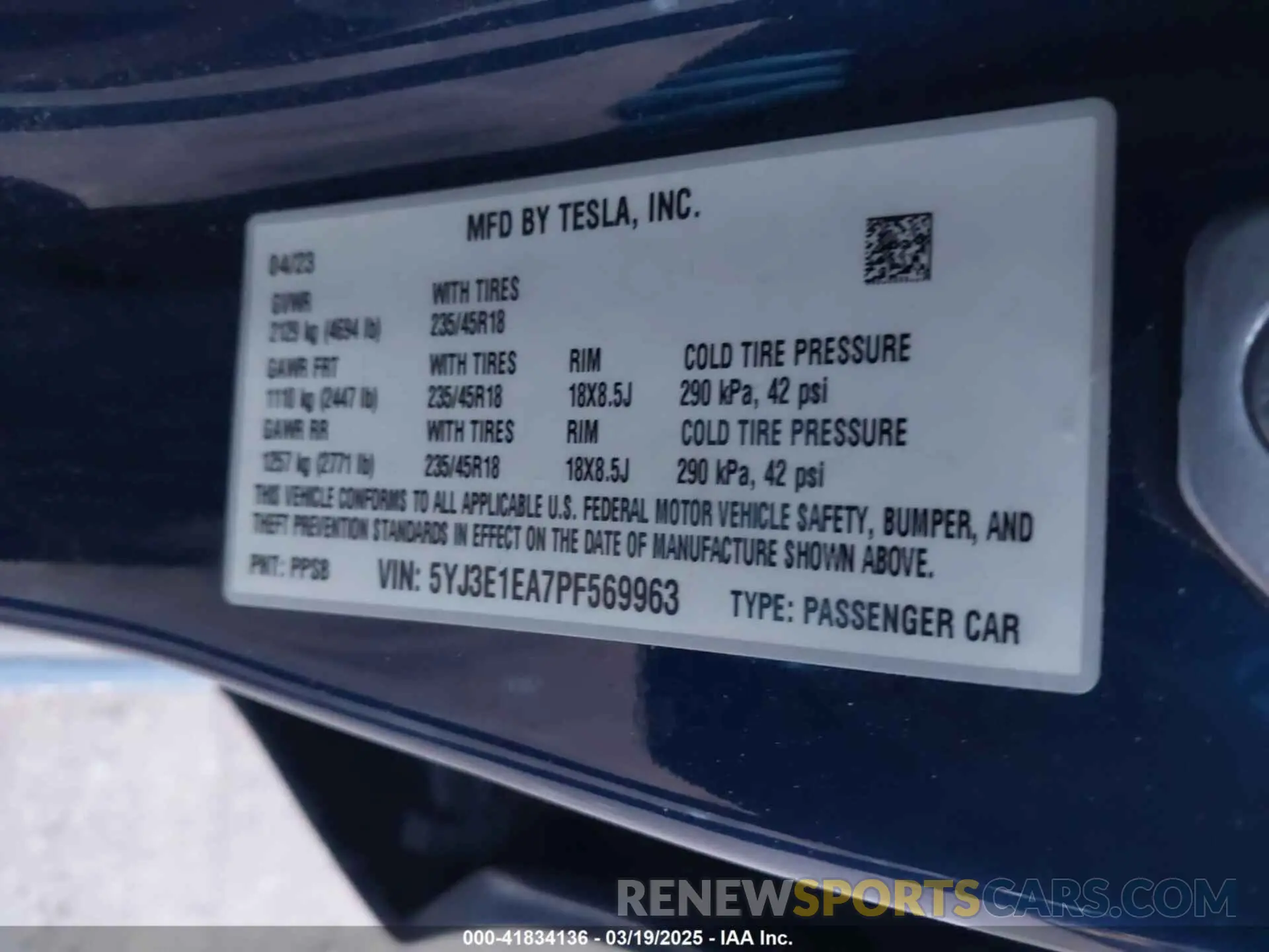 9 Photograph of a damaged car 5YJ3E1EA7PF569963 TESLA MODEL 3 2023