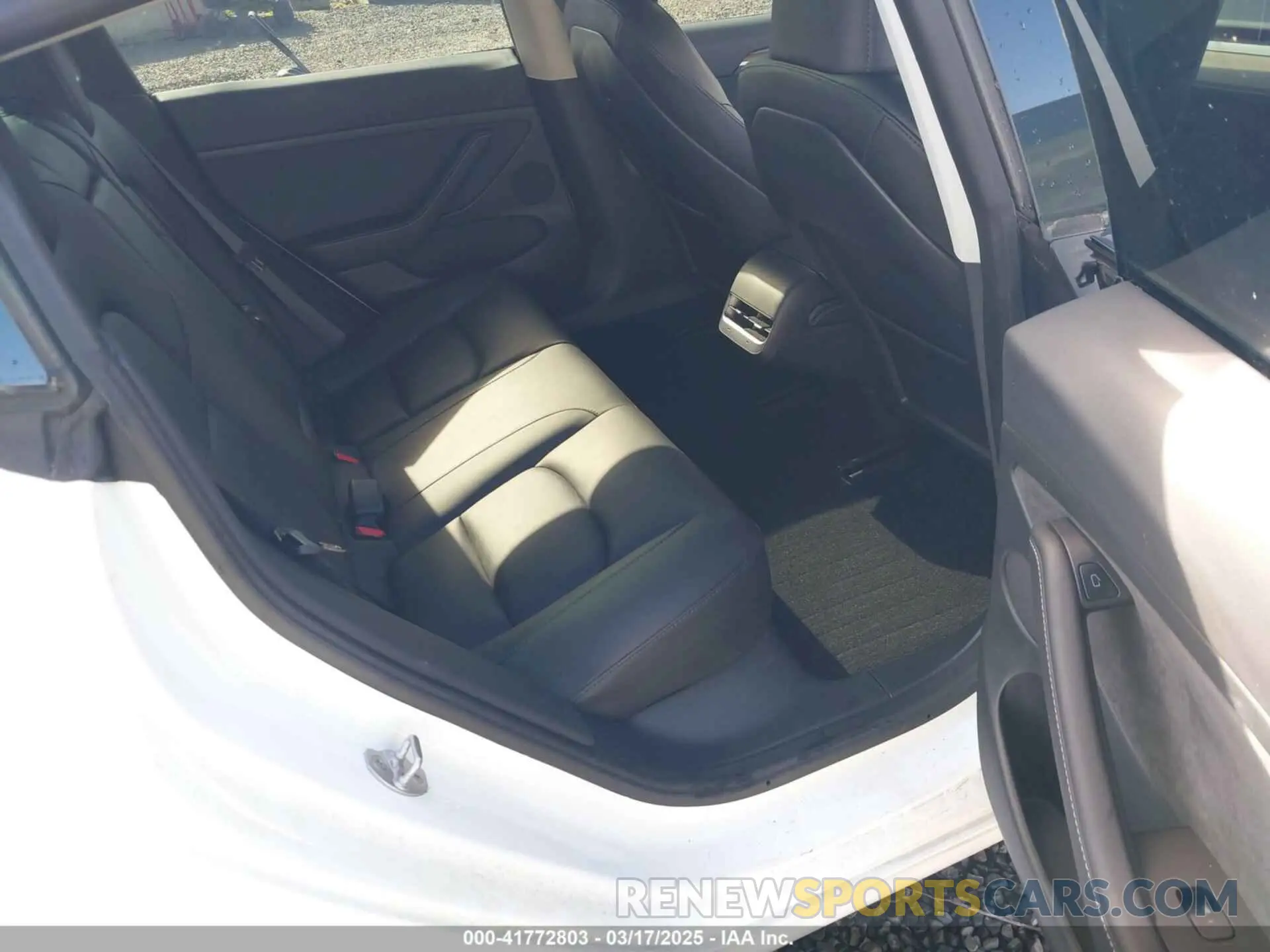 8 Photograph of a damaged car 5YJ3E1EA7PF570871 TESLA MODEL 3 2023
