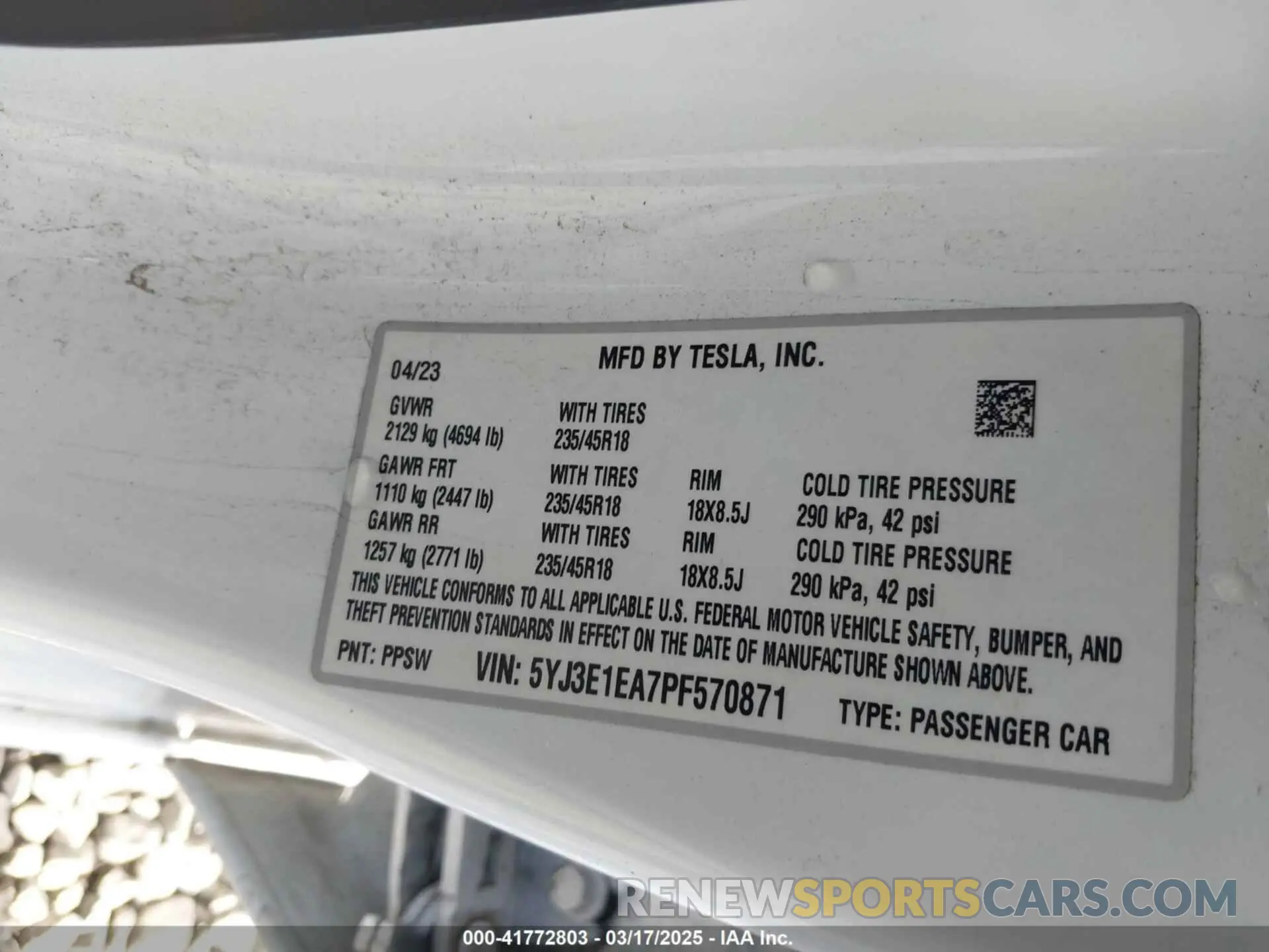 9 Photograph of a damaged car 5YJ3E1EA7PF570871 TESLA MODEL 3 2023