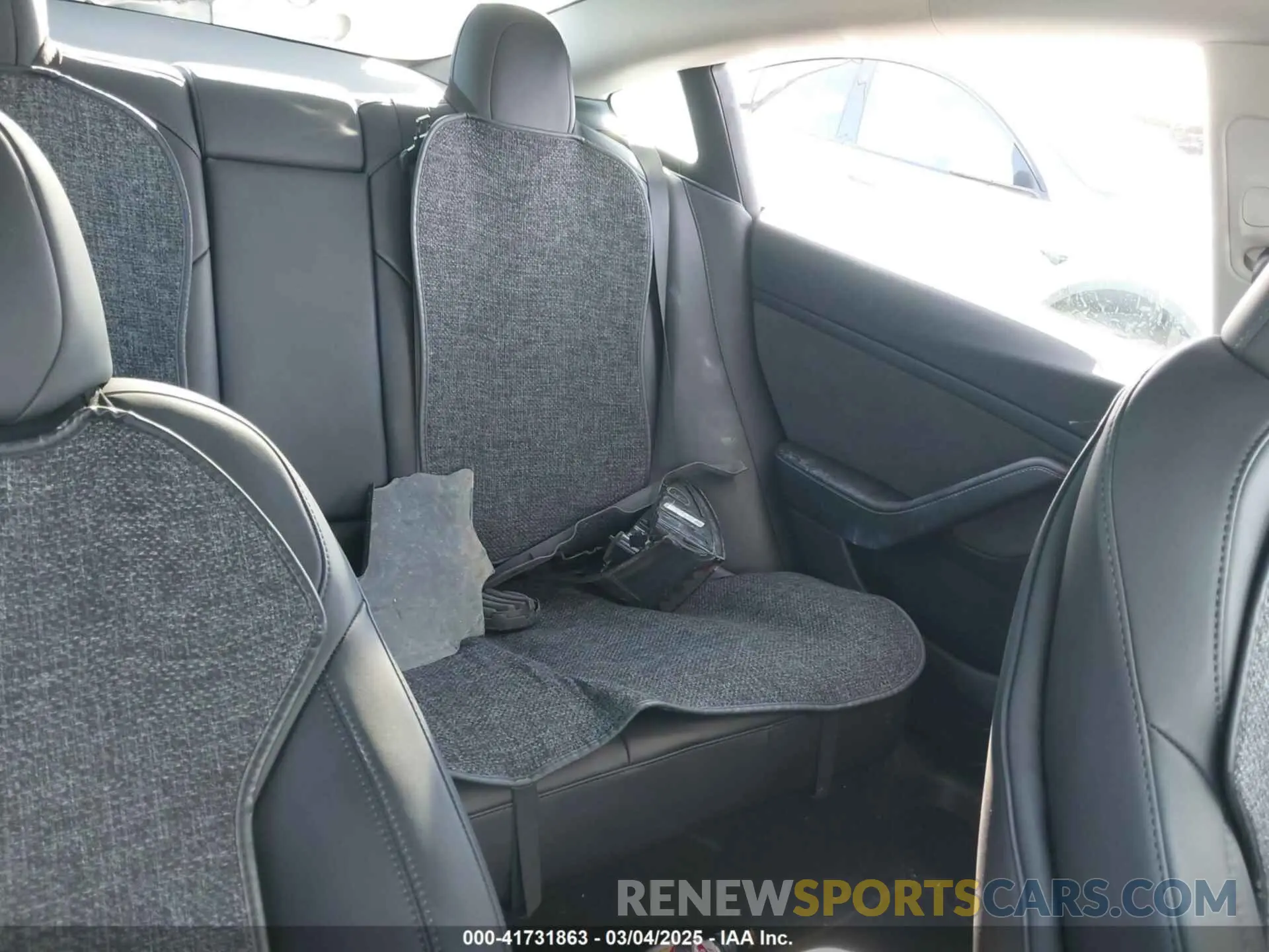 8 Photograph of a damaged car 5YJ3E1EA7PF594992 TESLA MODEL 3 2023