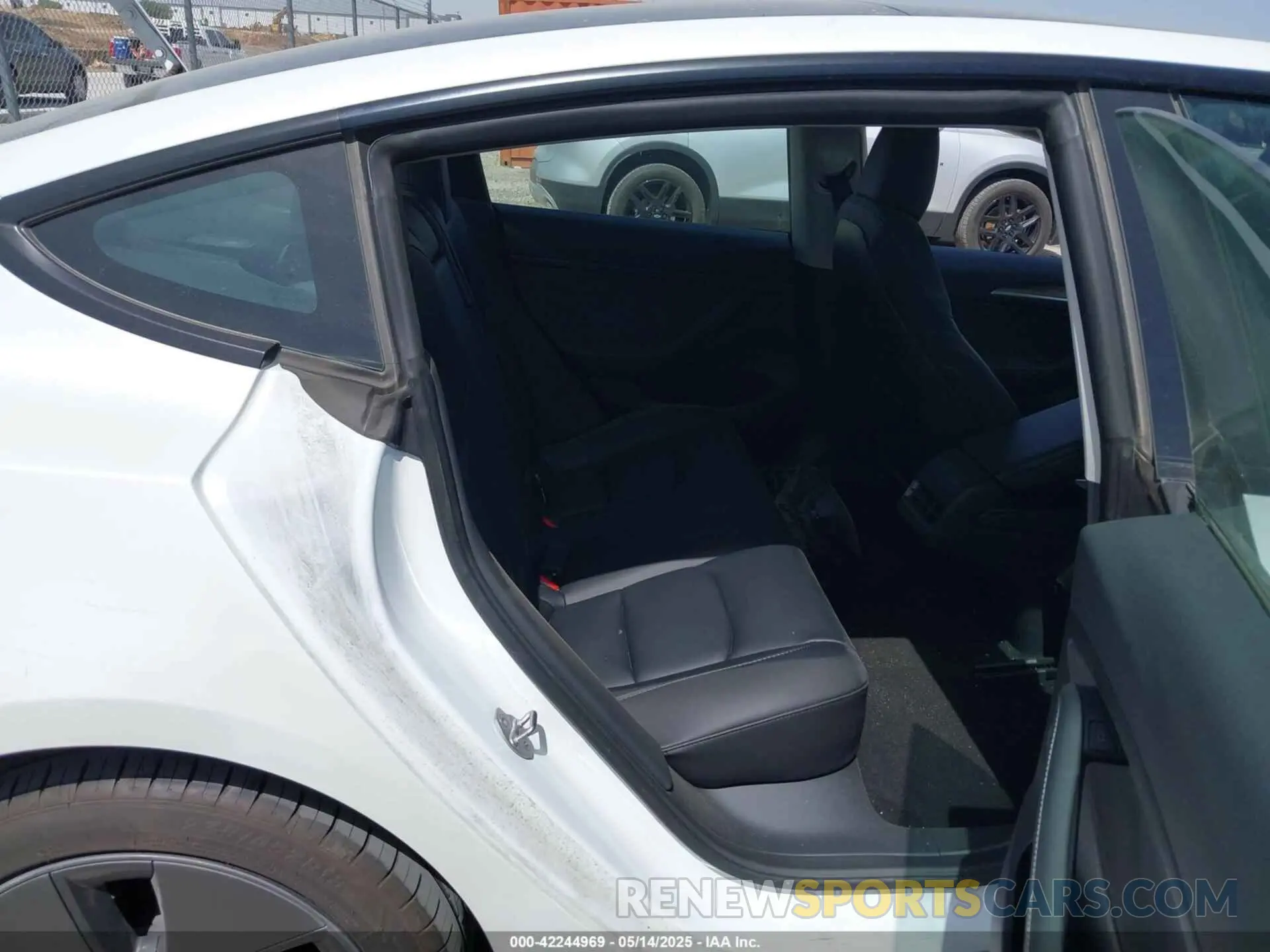 8 Photograph of a damaged car 5YJ3E1EA7PF607353 TESLA MODEL 3 2023