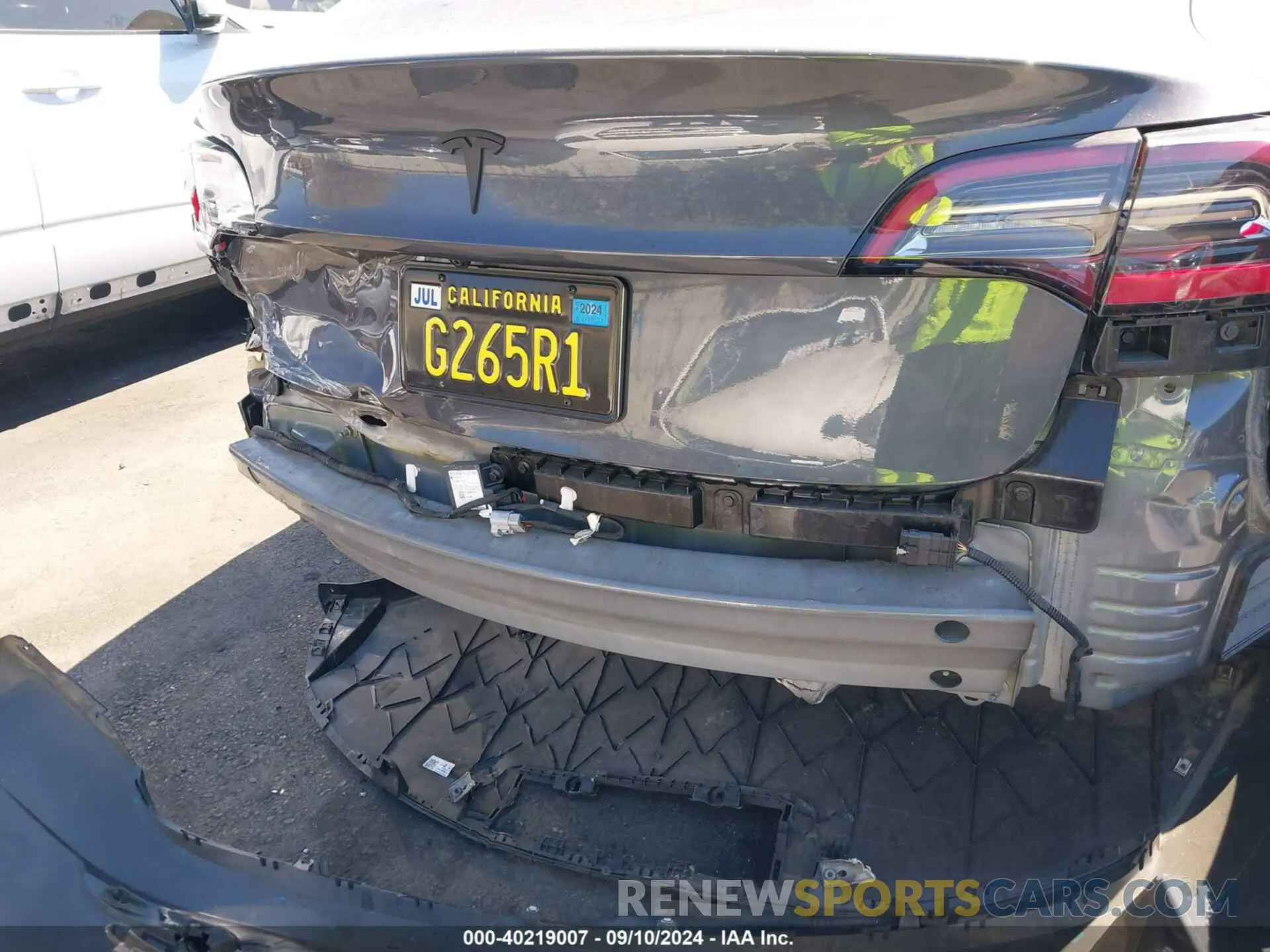 19 Photograph of a damaged car 5YJ3E1EA7PF611273 TESLA MODEL 3 2023