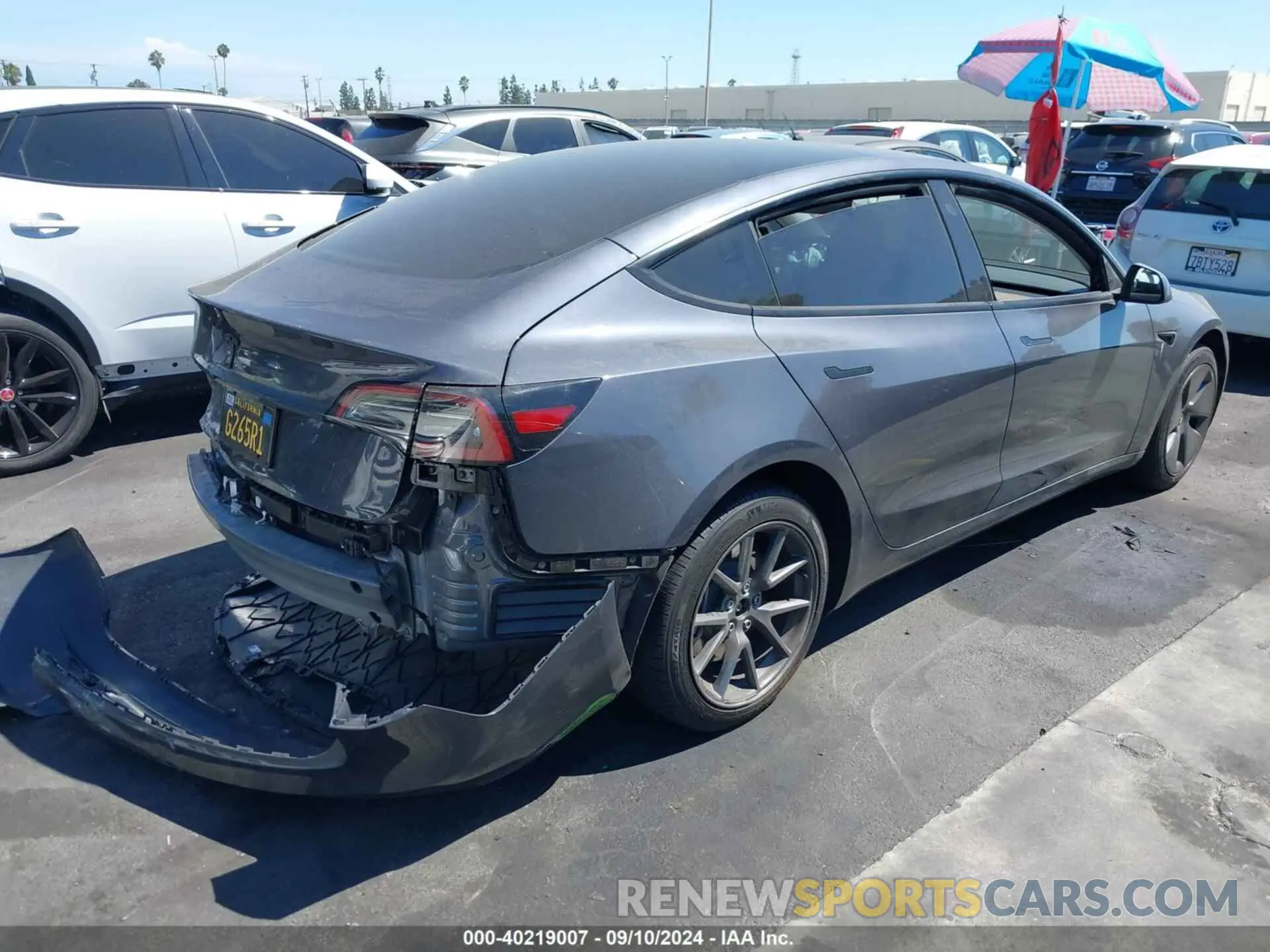 4 Photograph of a damaged car 5YJ3E1EA7PF611273 TESLA MODEL 3 2023
