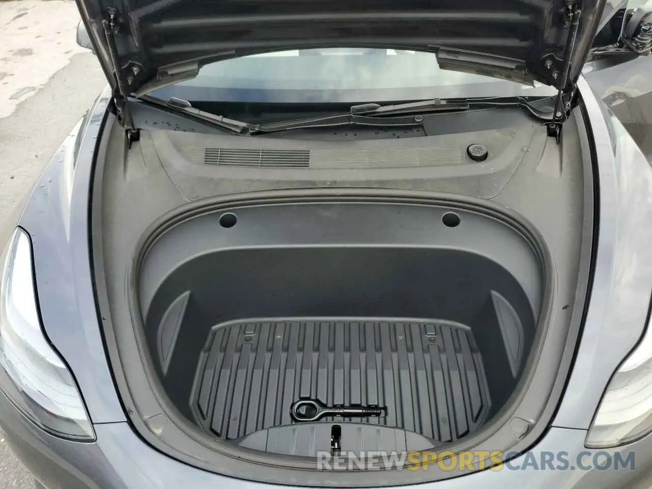 11 Photograph of a damaged car 5YJ3E1EA7PF639722 TESLA MODEL 3 2023