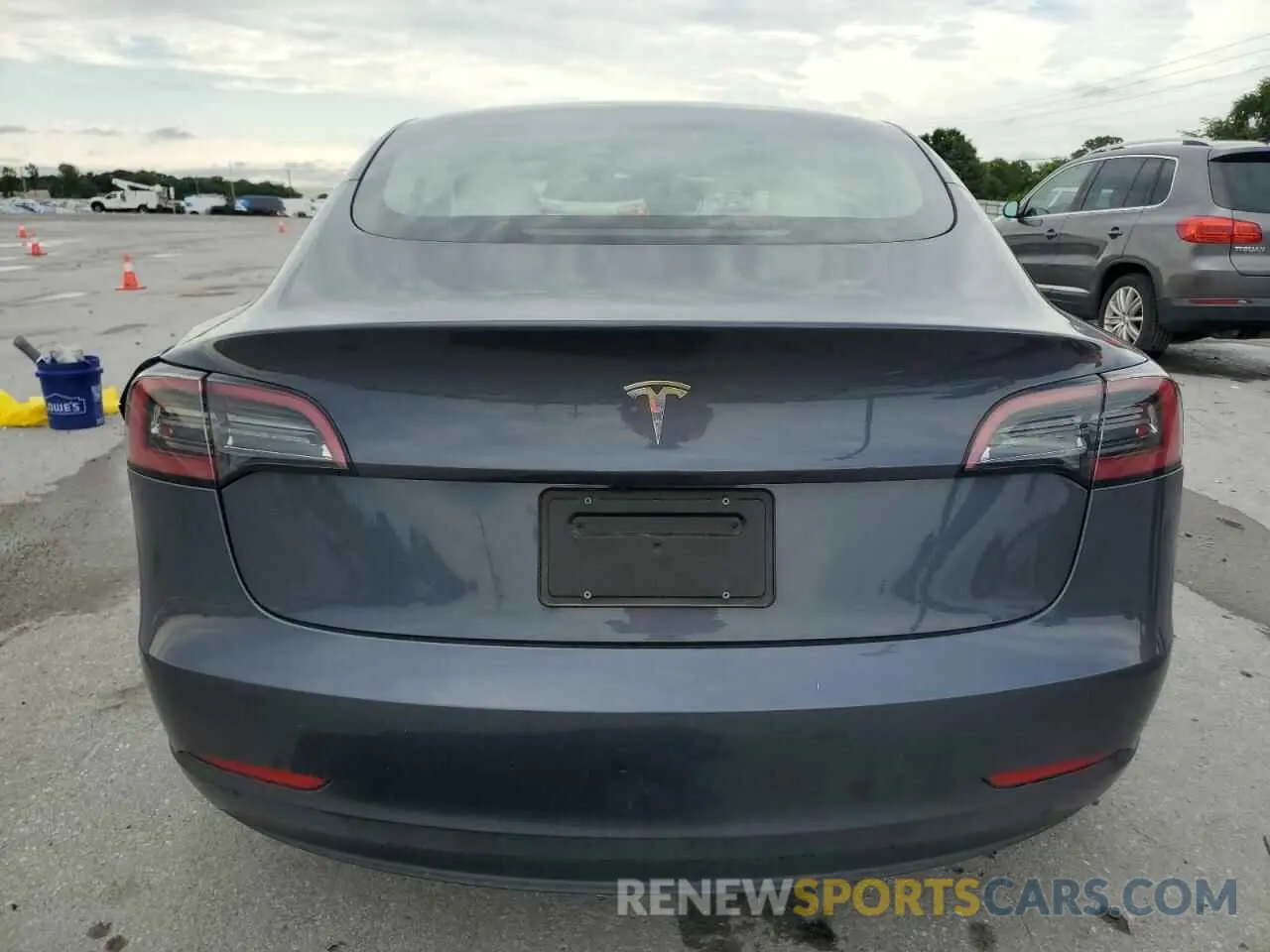 6 Photograph of a damaged car 5YJ3E1EA7PF639722 TESLA MODEL 3 2023