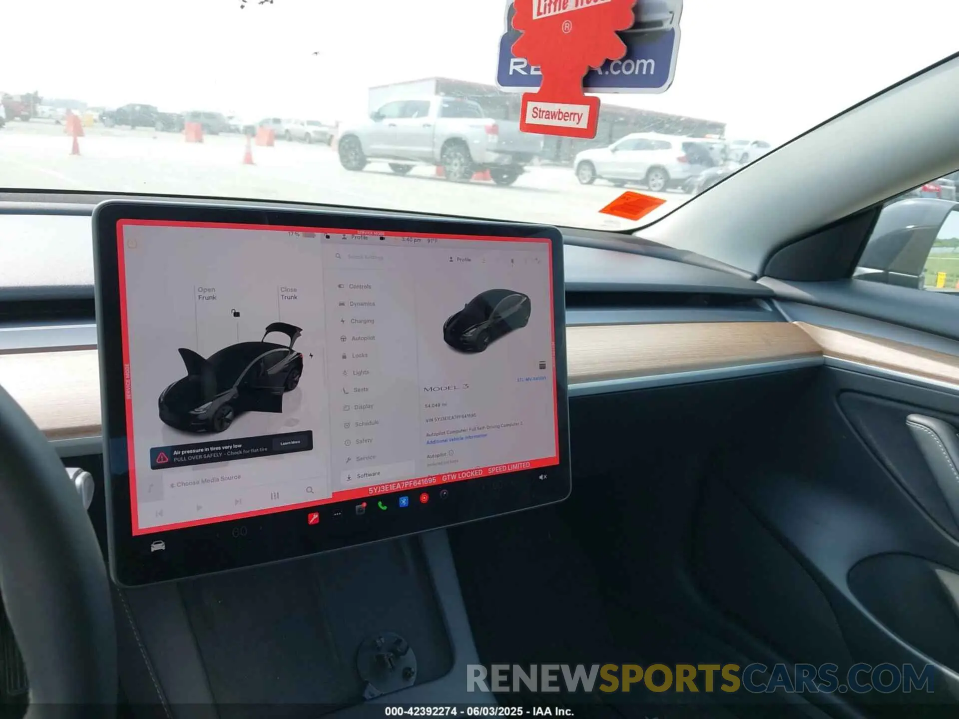 18 Photograph of a damaged car 5YJ3E1EA7PF641695 TESLA MODEL 3 2023