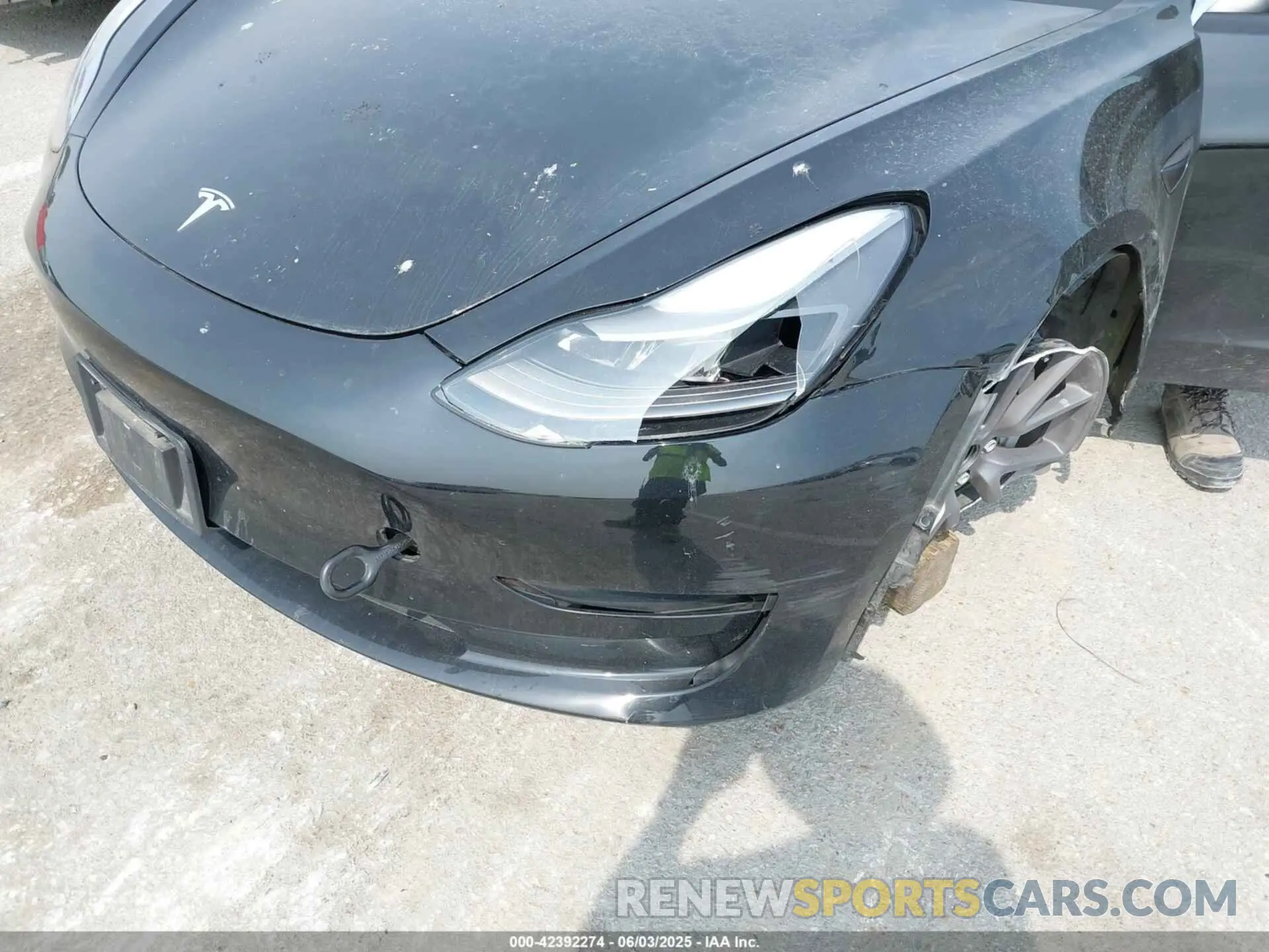 19 Photograph of a damaged car 5YJ3E1EA7PF641695 TESLA MODEL 3 2023