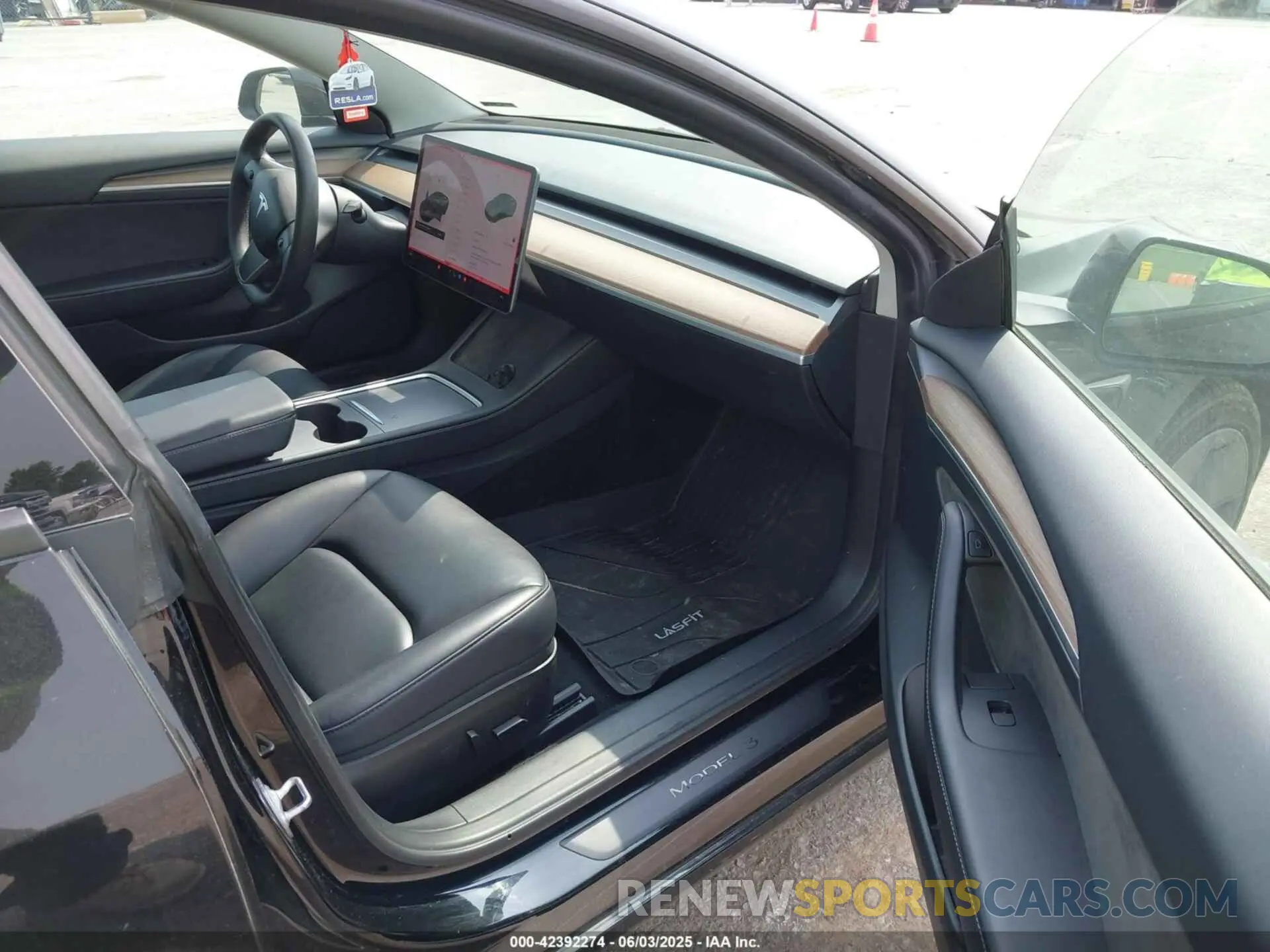 5 Photograph of a damaged car 5YJ3E1EA7PF641695 TESLA MODEL 3 2023