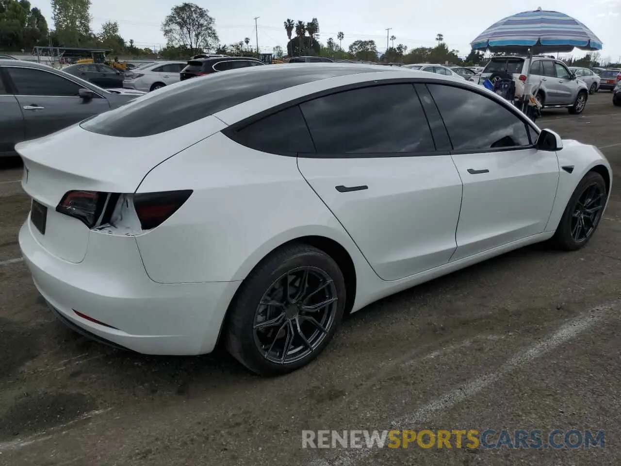 3 Photograph of a damaged car 5YJ3E1EA7PF652082 TESLA MODEL 3 2023