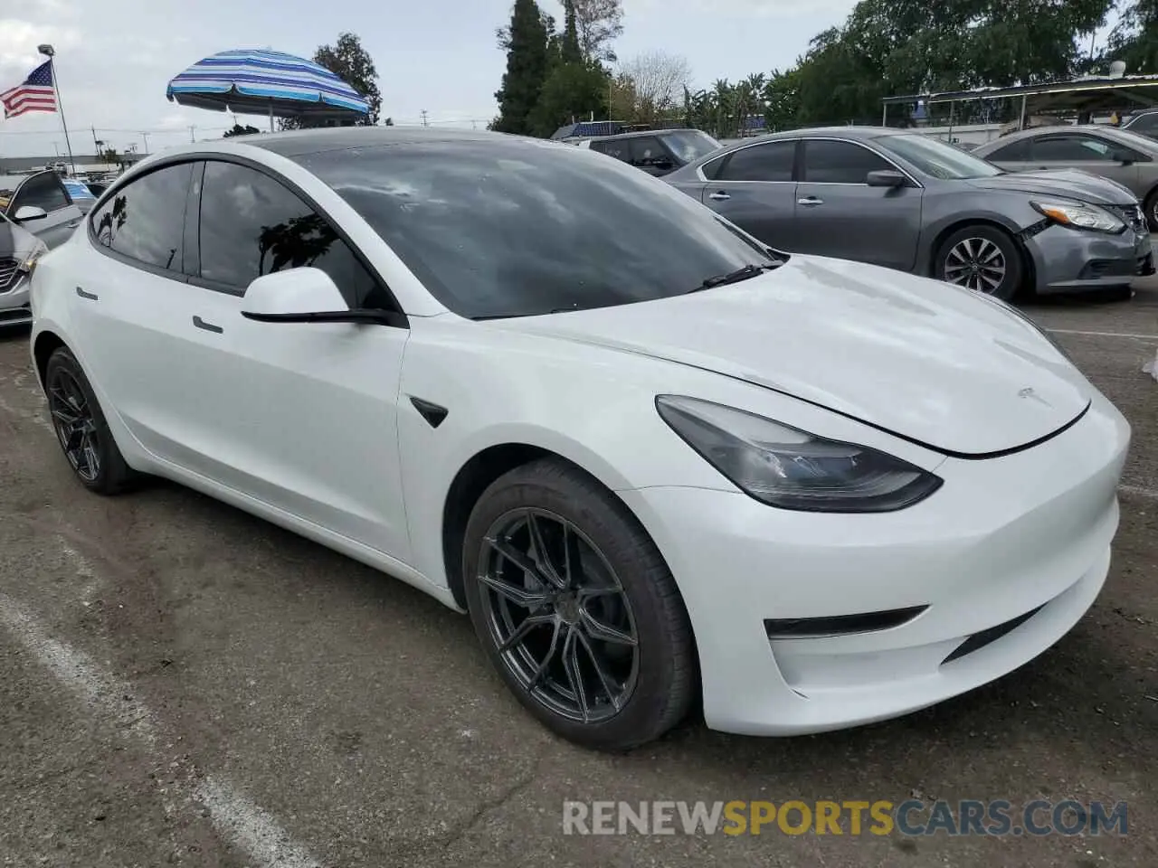 4 Photograph of a damaged car 5YJ3E1EA7PF652082 TESLA MODEL 3 2023