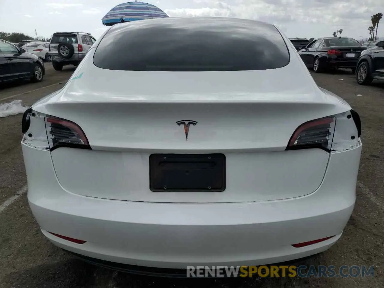 6 Photograph of a damaged car 5YJ3E1EA7PF652082 TESLA MODEL 3 2023