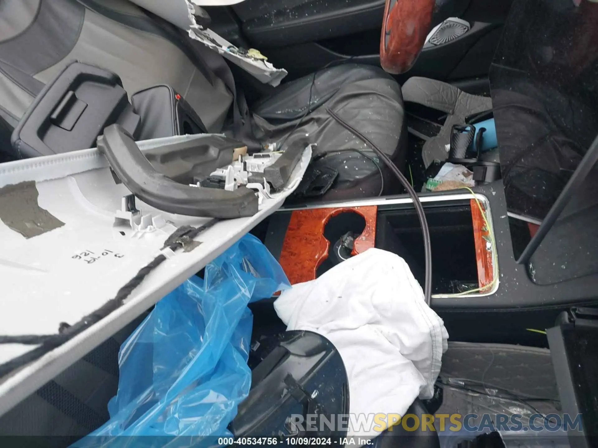 17 Photograph of a damaged car 5YJ3E1EA7PF676348 TESLA MODEL 3 2023