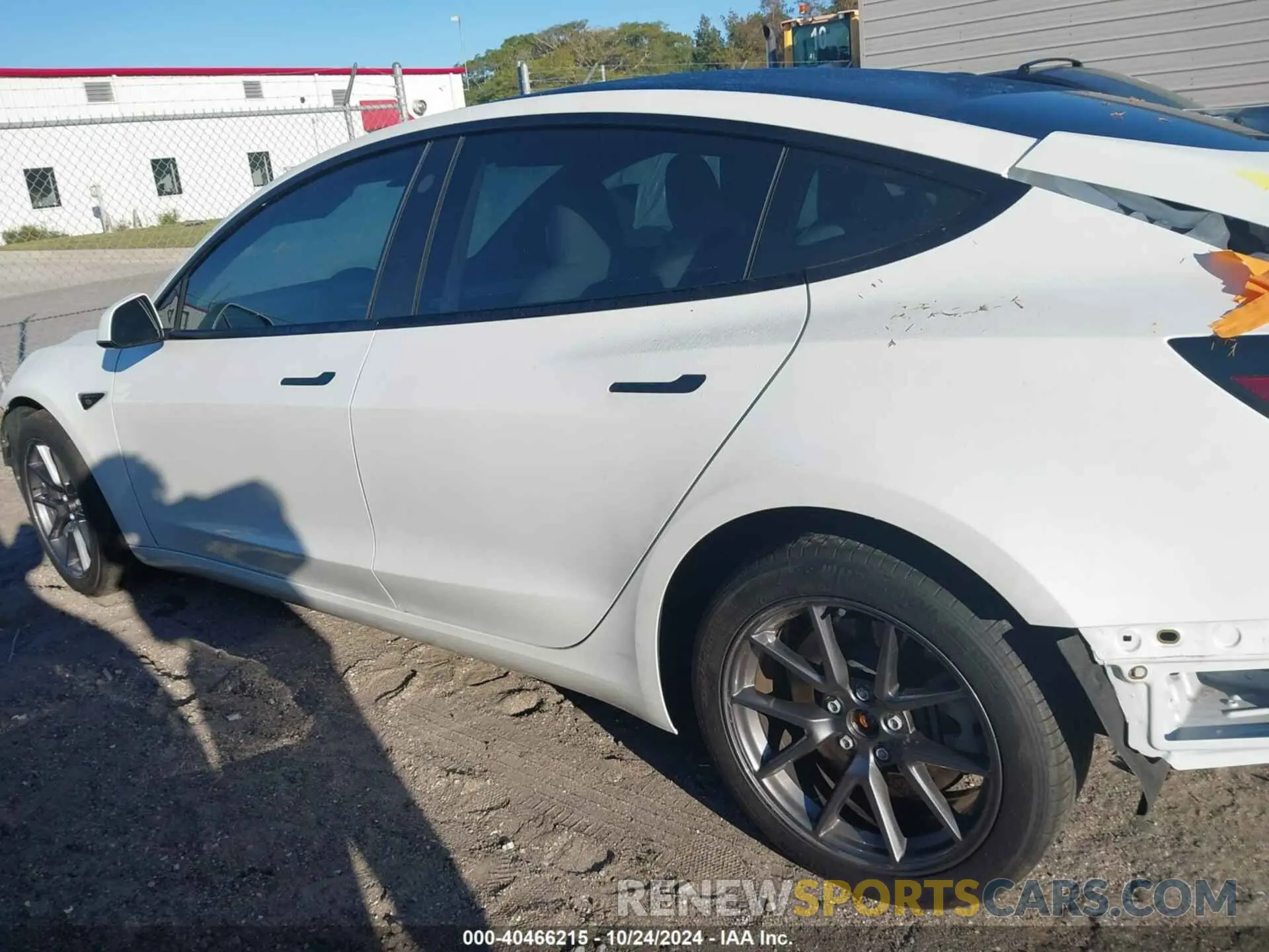 14 Photograph of a damaged car 5YJ3E1EA7PF676690 TESLA MODEL 3 2023