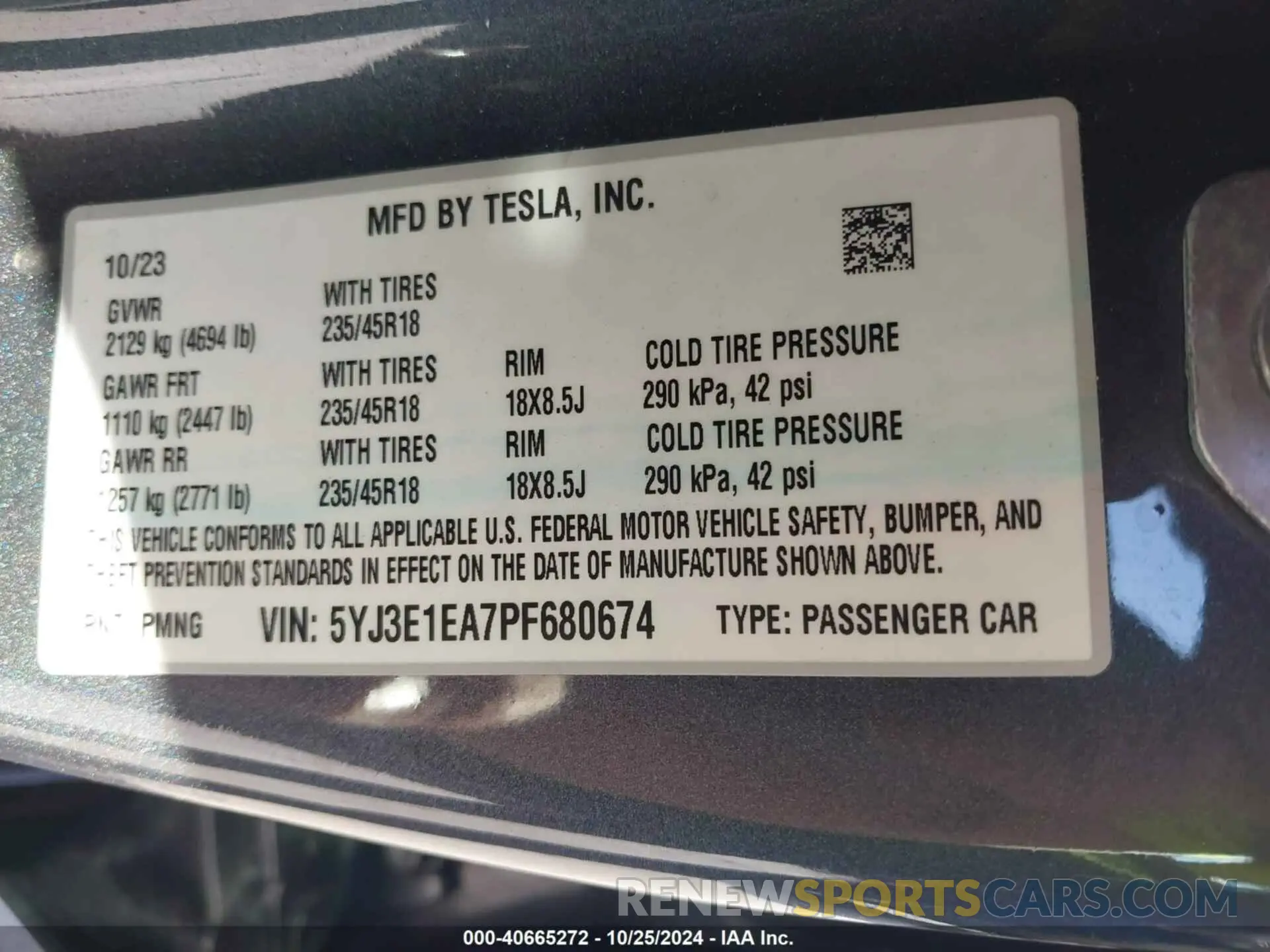 9 Photograph of a damaged car 5YJ3E1EA7PF680674 TESLA MODEL 3 2023