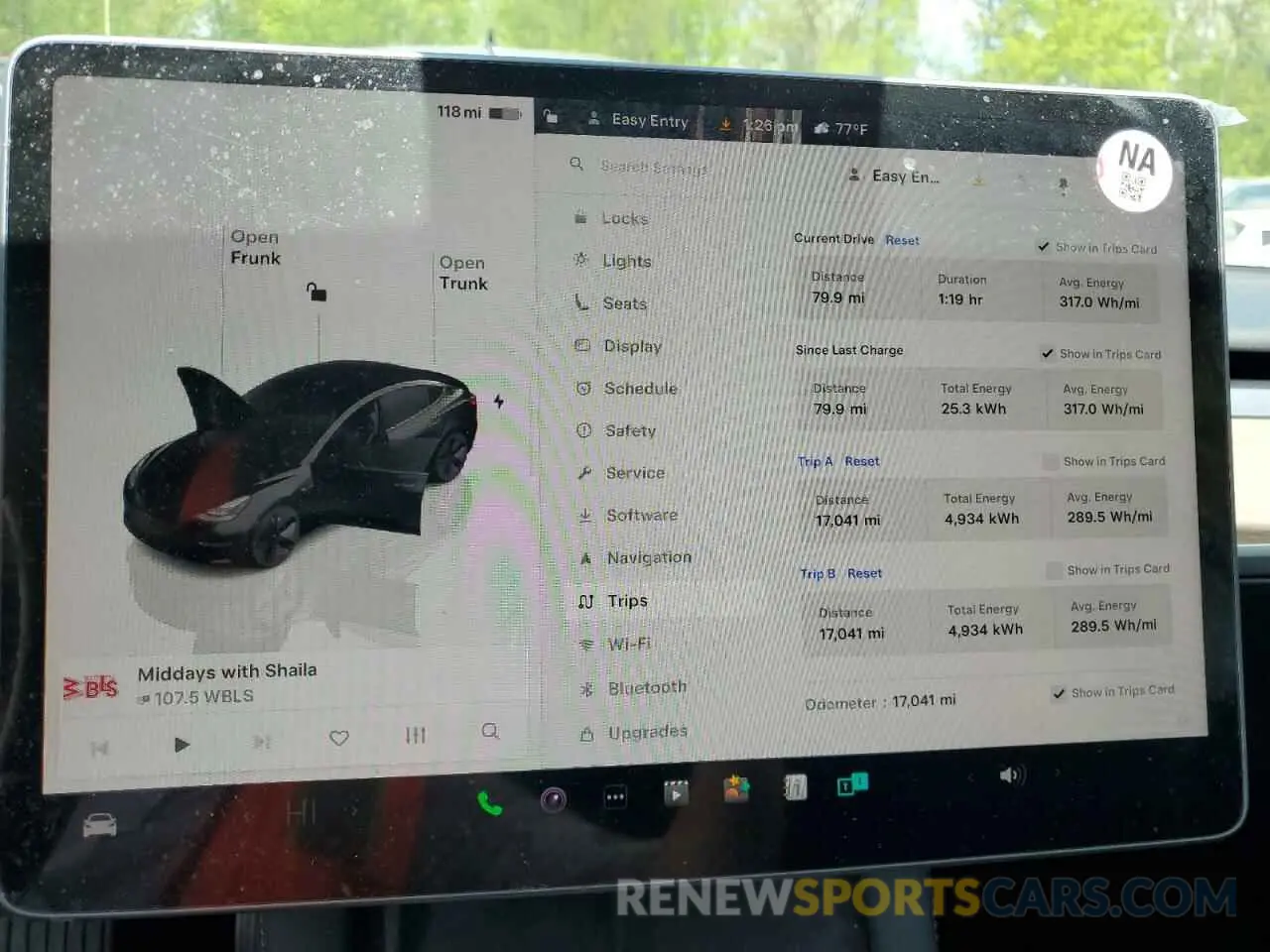 9 Photograph of a damaged car 5YJ3E1EA7PF689455 TESLA MODEL 3 2023