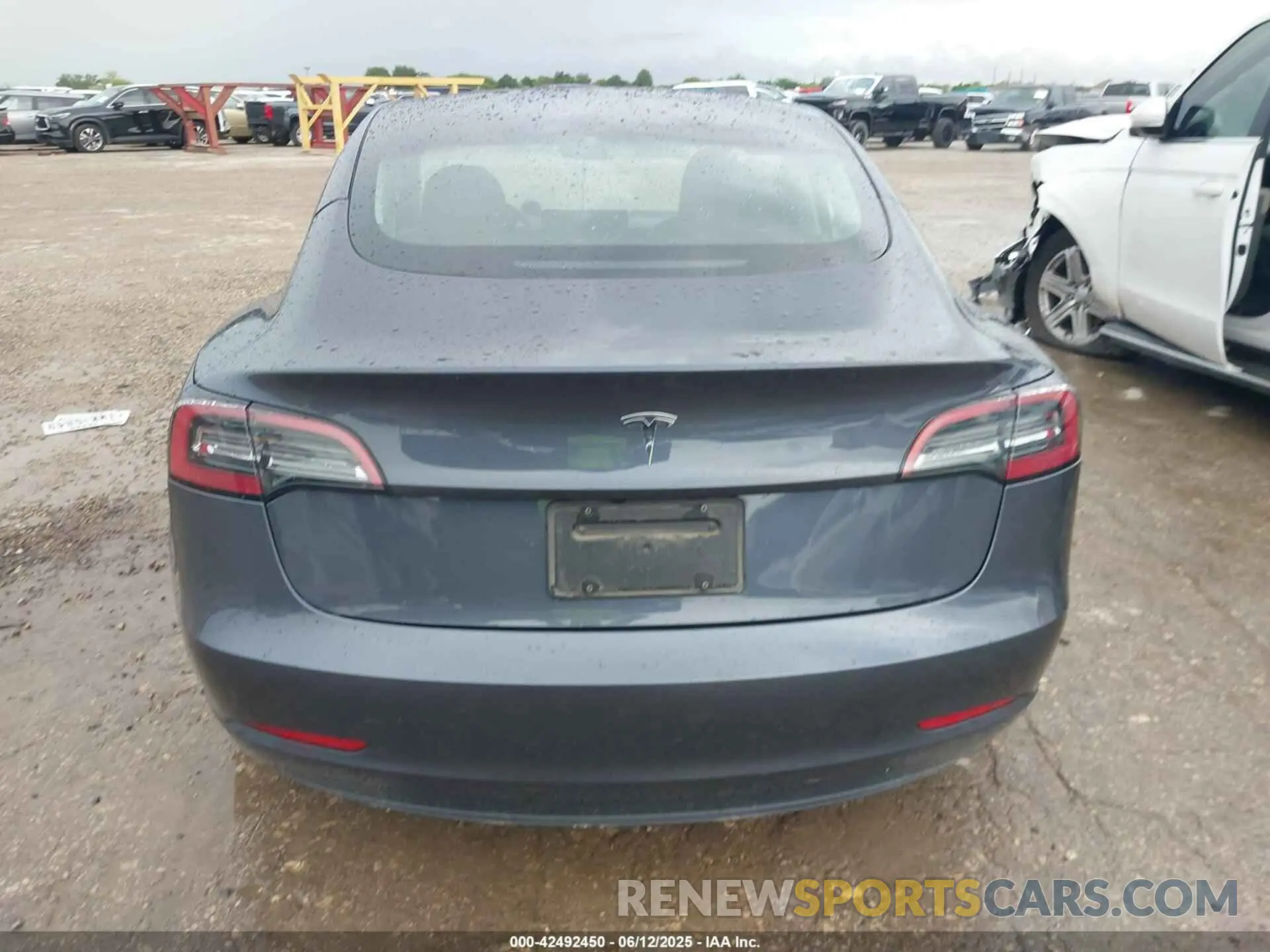 15 Photograph of a damaged car 5YJ3E1EA7PF701264 TESLA MODEL 3 2023