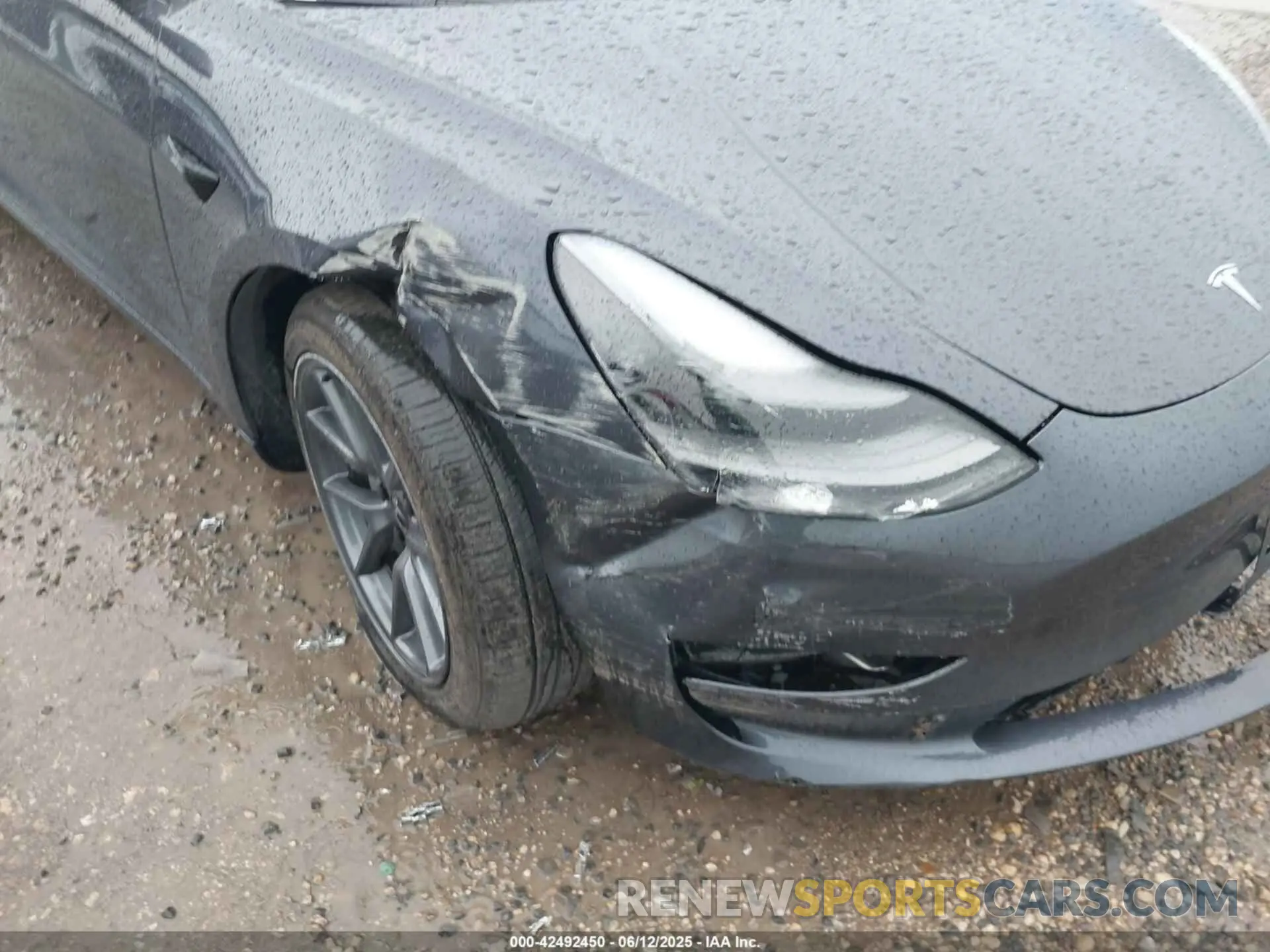 6 Photograph of a damaged car 5YJ3E1EA7PF701264 TESLA MODEL 3 2023