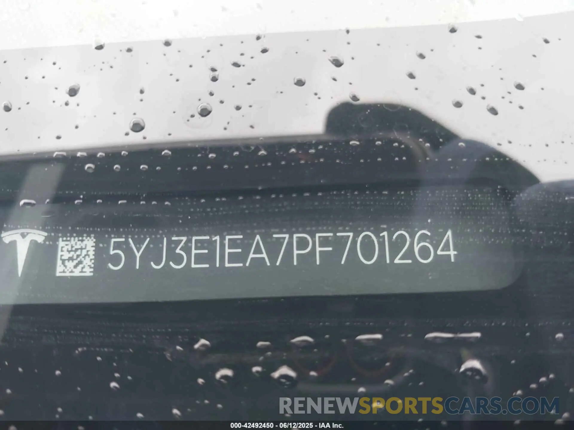 9 Photograph of a damaged car 5YJ3E1EA7PF701264 TESLA MODEL 3 2023