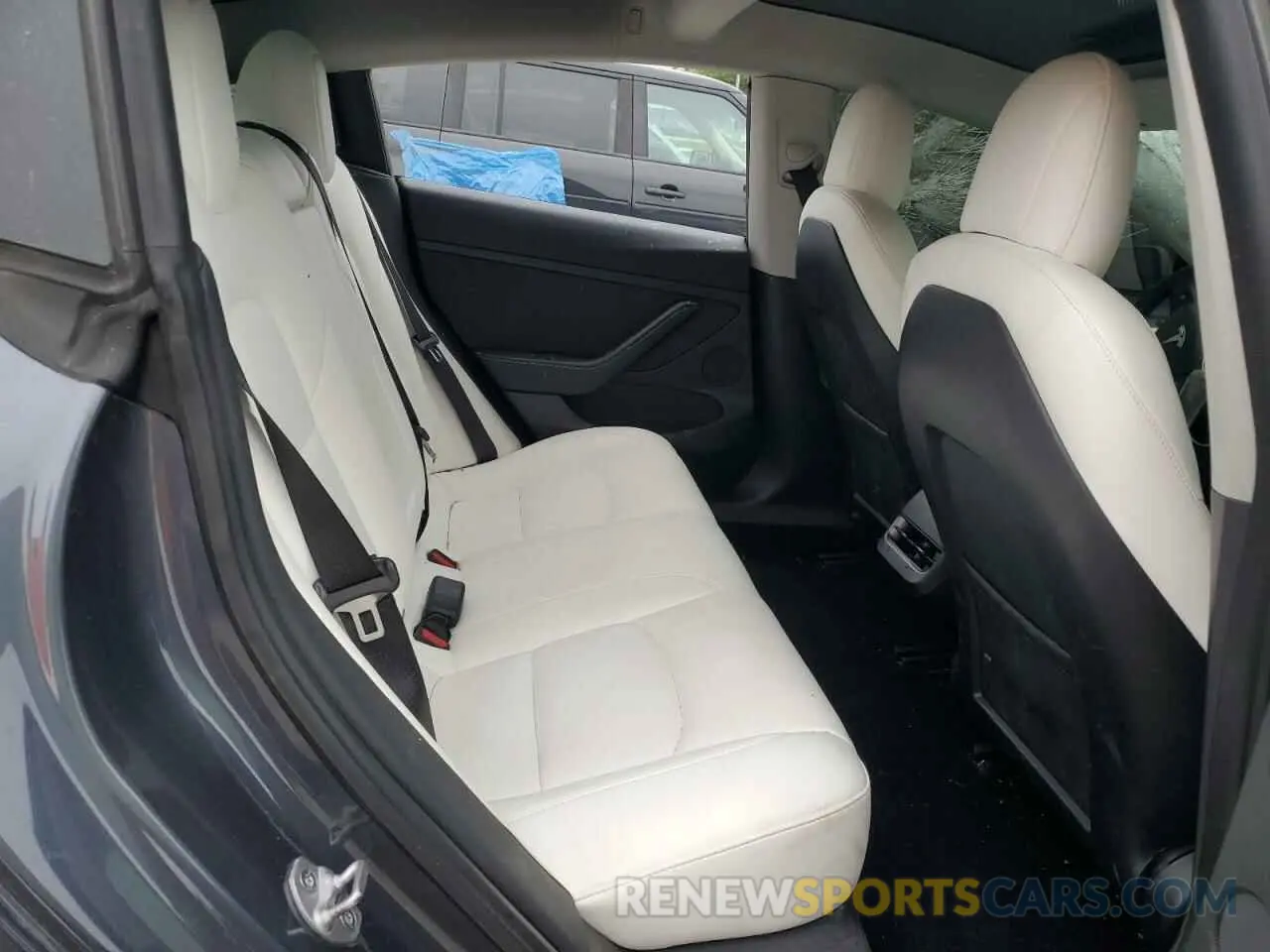 10 Photograph of a damaged car 5YJ3E1EA8PF382697 TESLA MODEL 3 2023