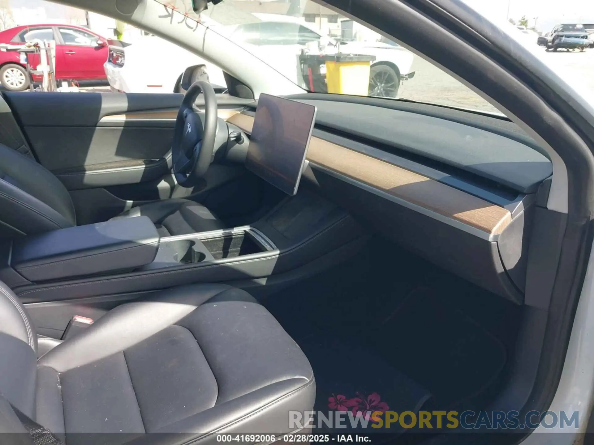 5 Photograph of a damaged car 5YJ3E1EA8PF398110 TESLA MODEL 3 2023