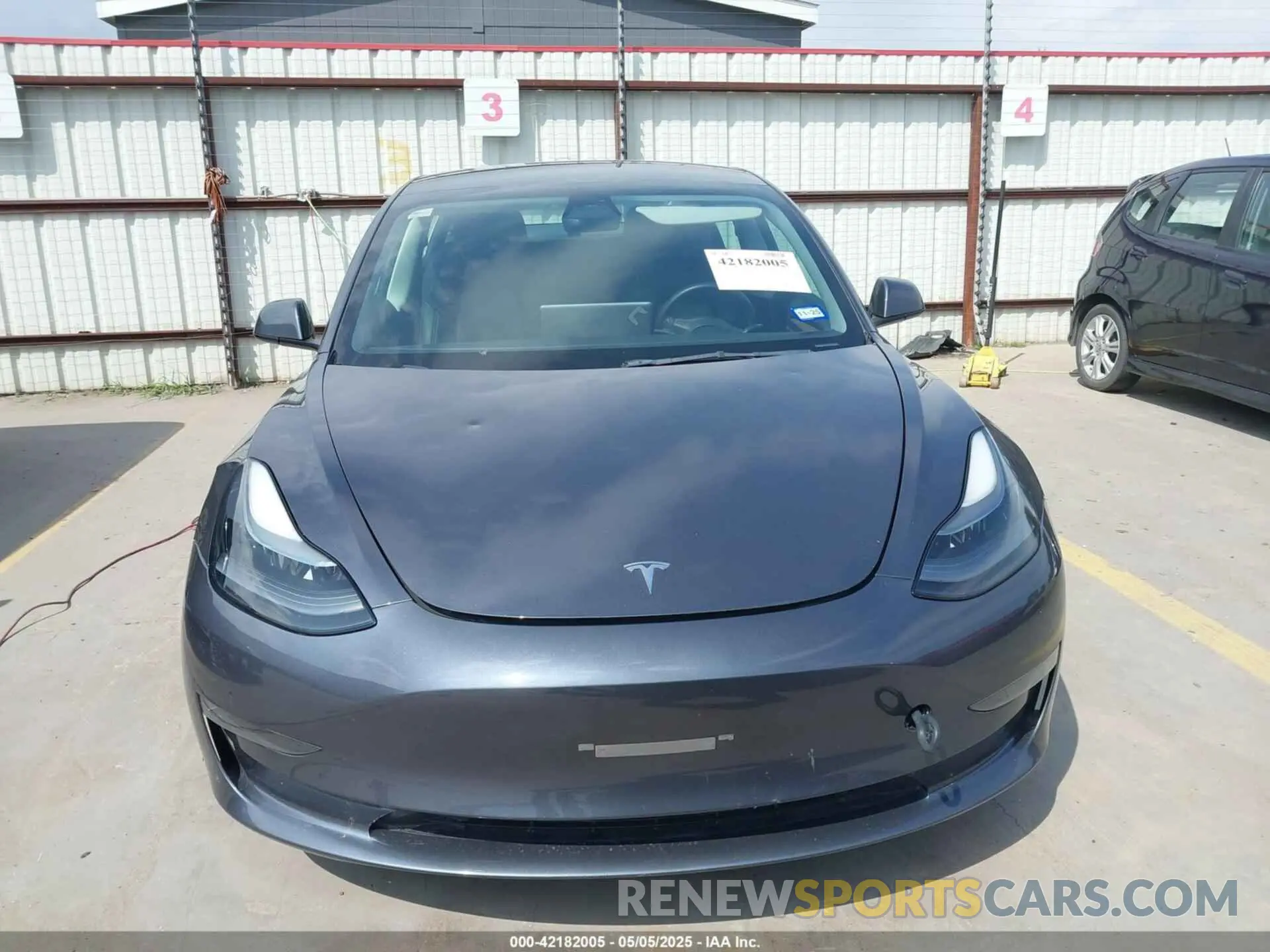11 Photograph of a damaged car 5YJ3E1EA8PF404553 TESLA MODEL 3 2023