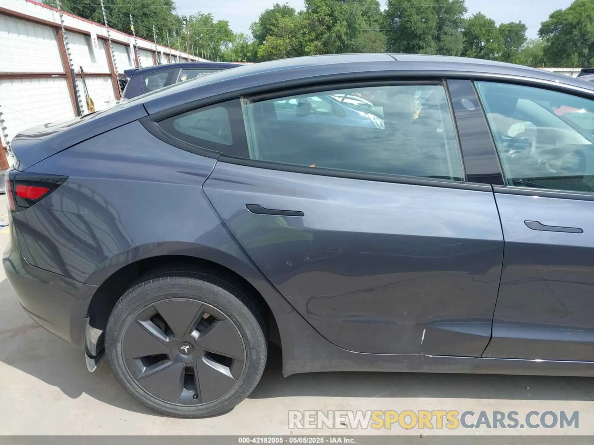 19 Photograph of a damaged car 5YJ3E1EA8PF404553 TESLA MODEL 3 2023