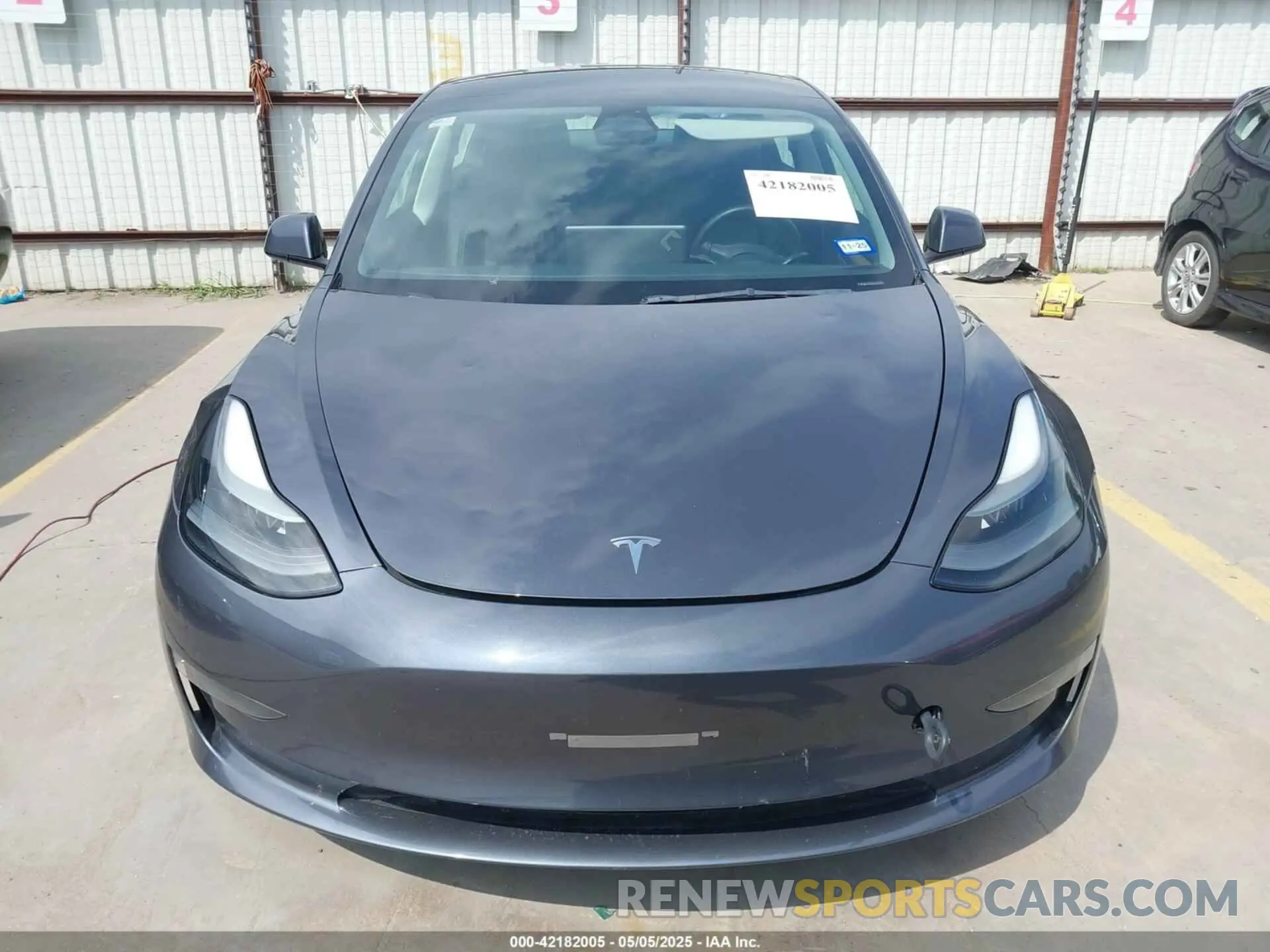 21 Photograph of a damaged car 5YJ3E1EA8PF404553 TESLA MODEL 3 2023