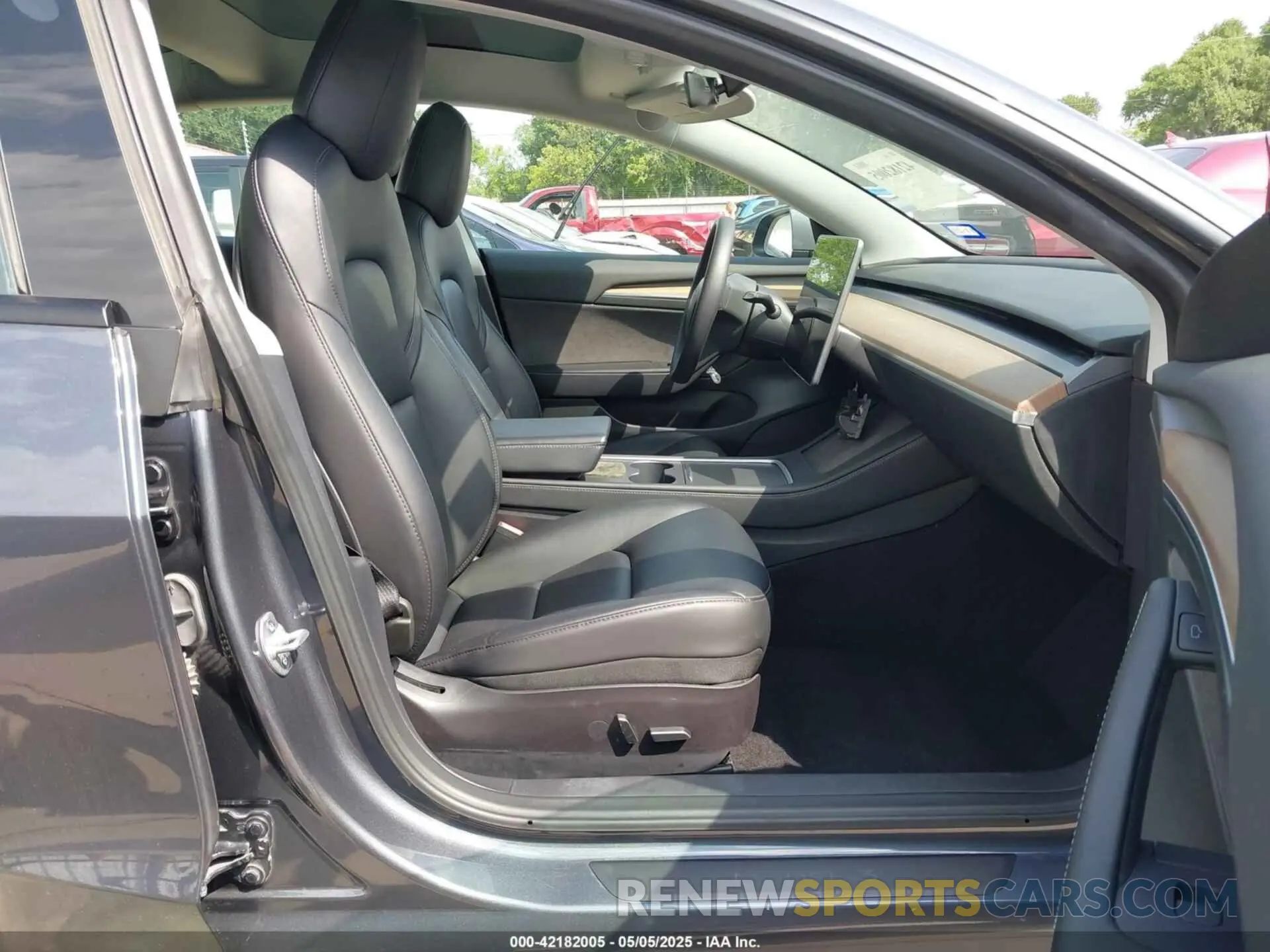 5 Photograph of a damaged car 5YJ3E1EA8PF404553 TESLA MODEL 3 2023