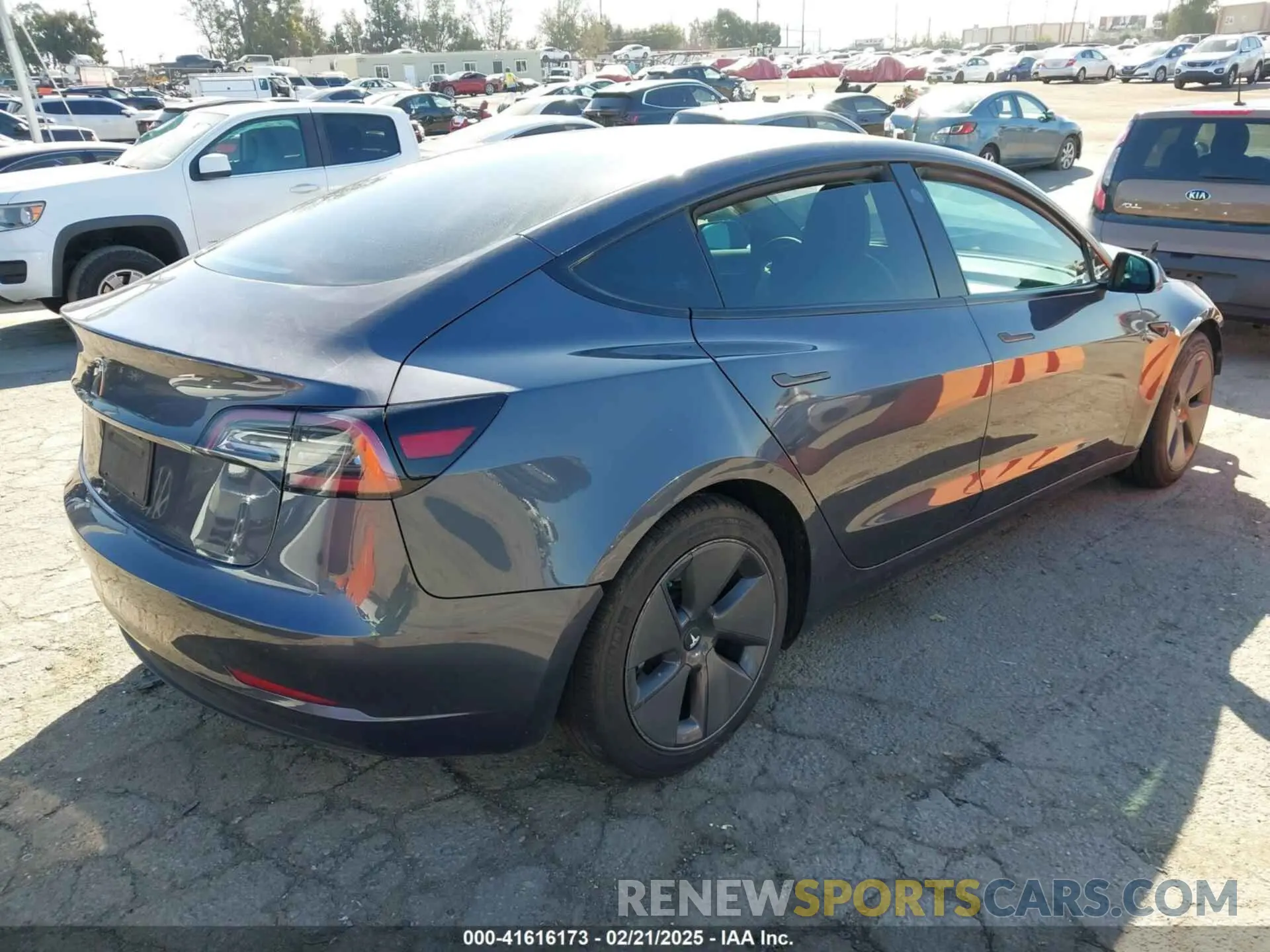 4 Photograph of a damaged car 5YJ3E1EA8PF431977 TESLA MODEL 3 2023