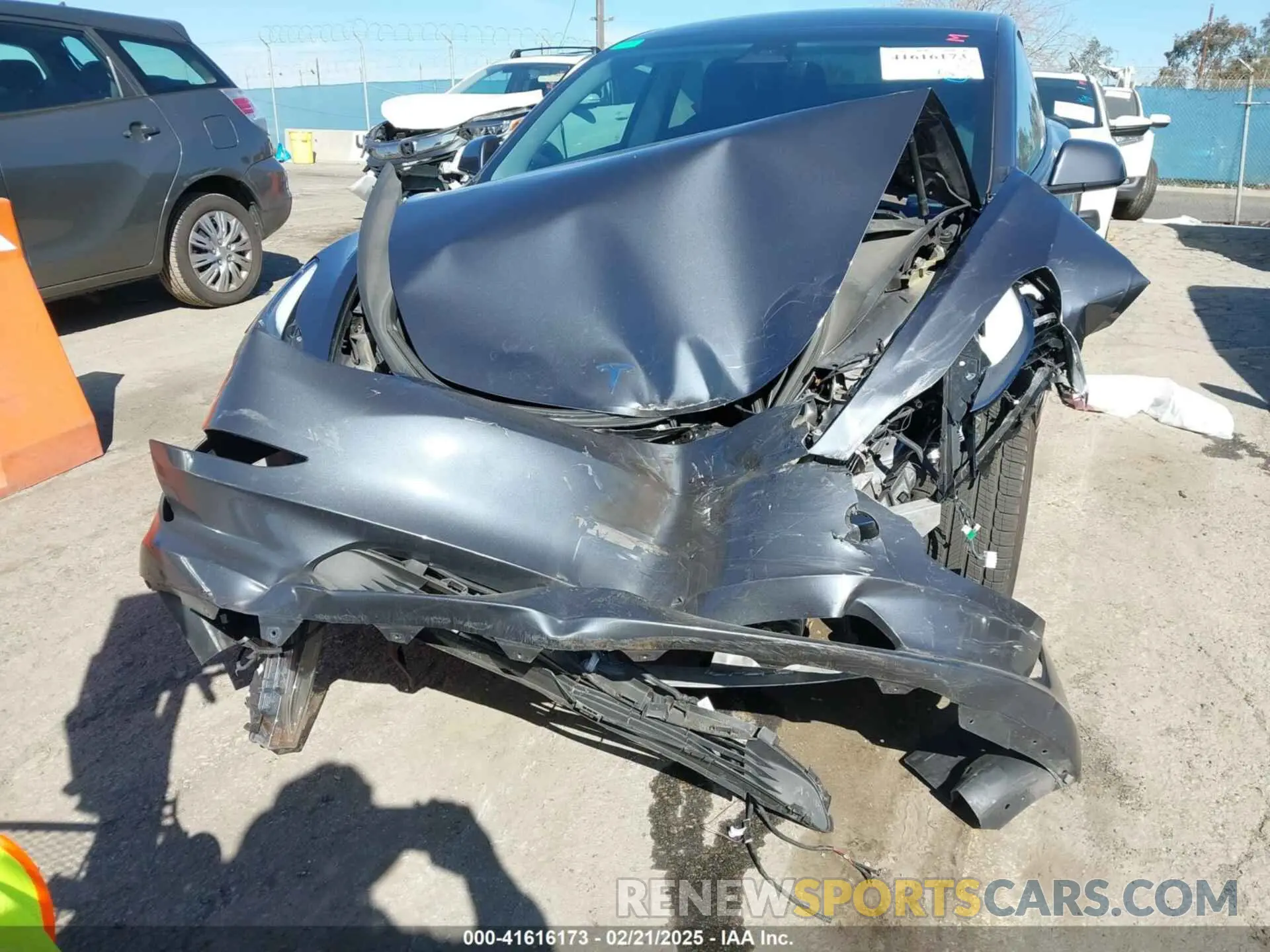 6 Photograph of a damaged car 5YJ3E1EA8PF431977 TESLA MODEL 3 2023