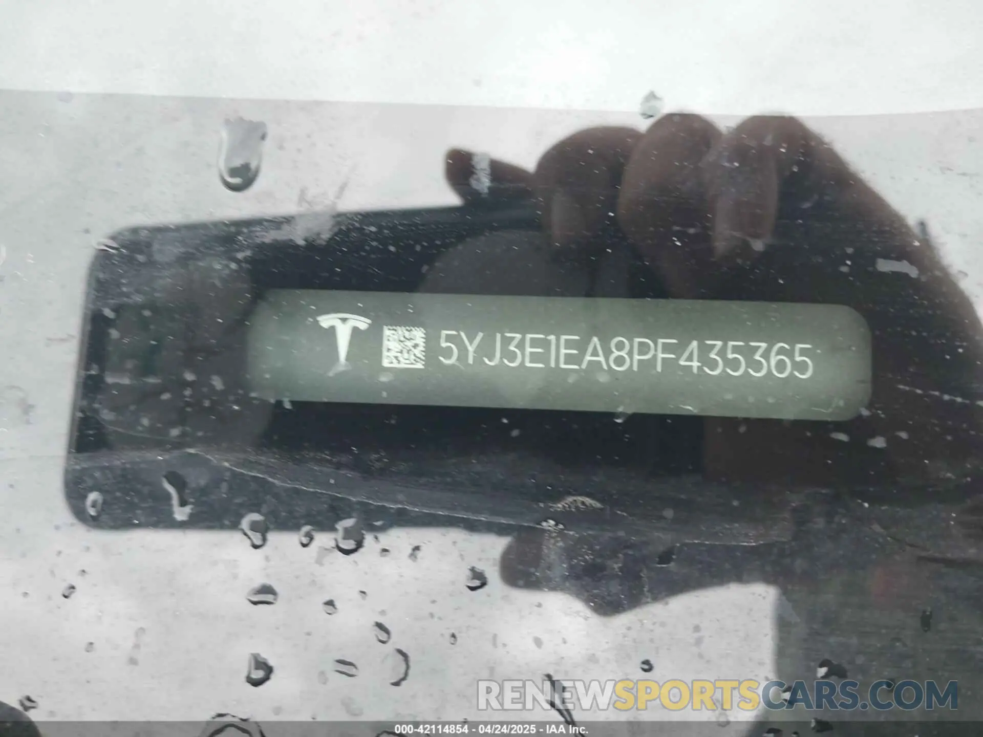 9 Photograph of a damaged car 5YJ3E1EA8PF435365 TESLA MODEL 3 2023