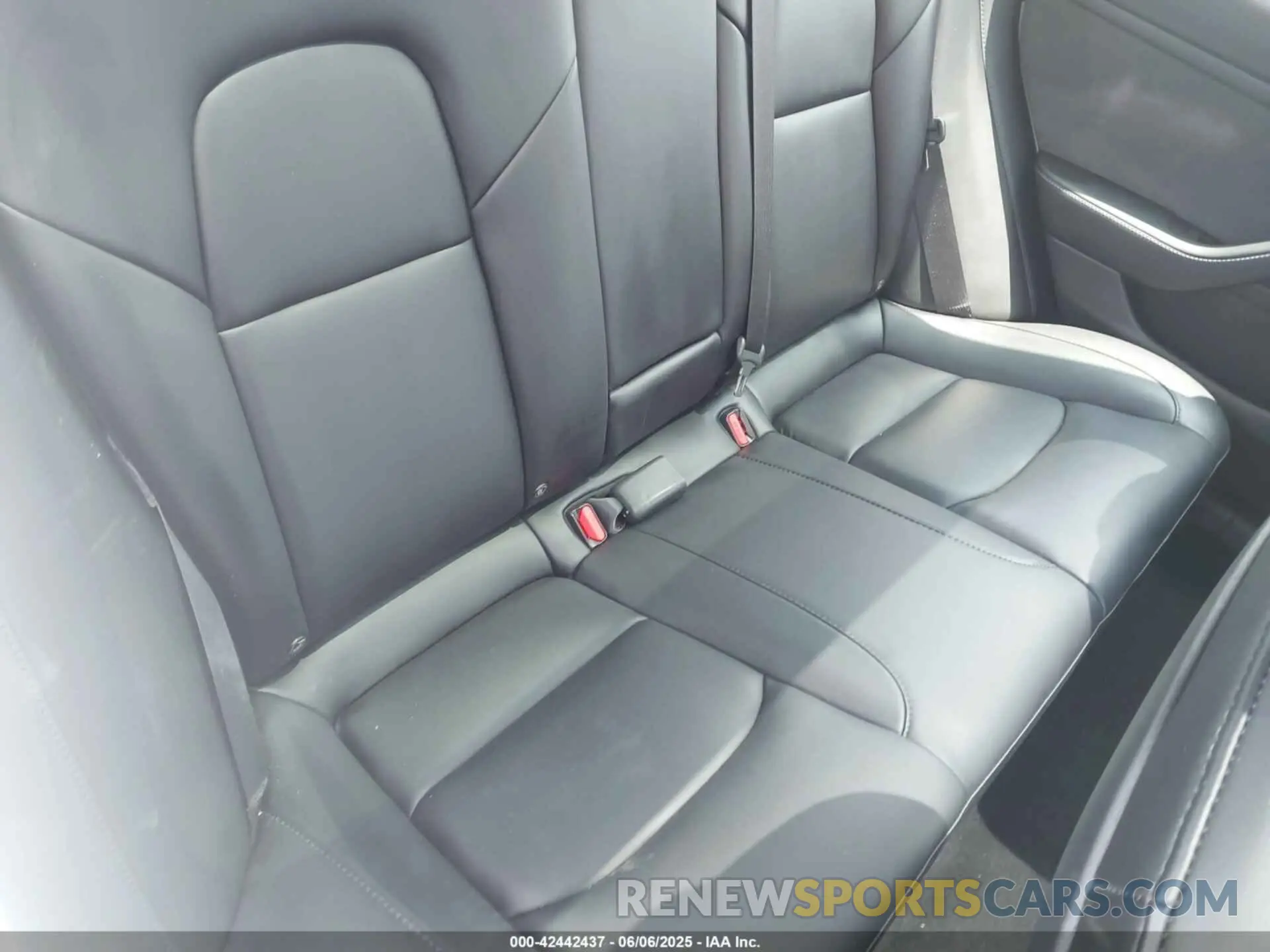 8 Photograph of a damaged car 5YJ3E1EA8PF450528 TESLA MODEL 3 2023