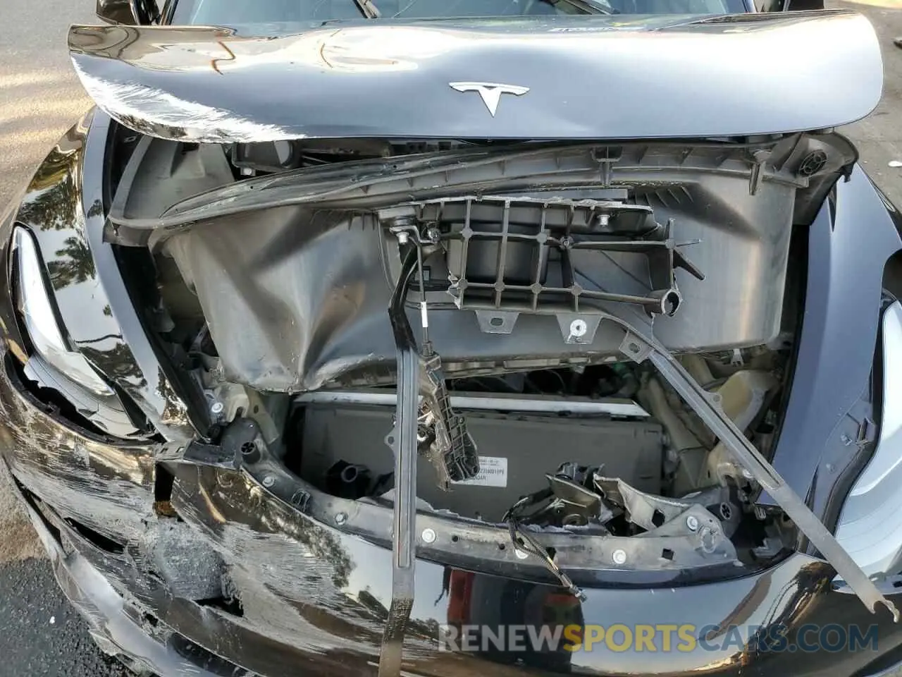 11 Photograph of a damaged car 5YJ3E1EA8PF460363 TESLA MODEL 3 2023