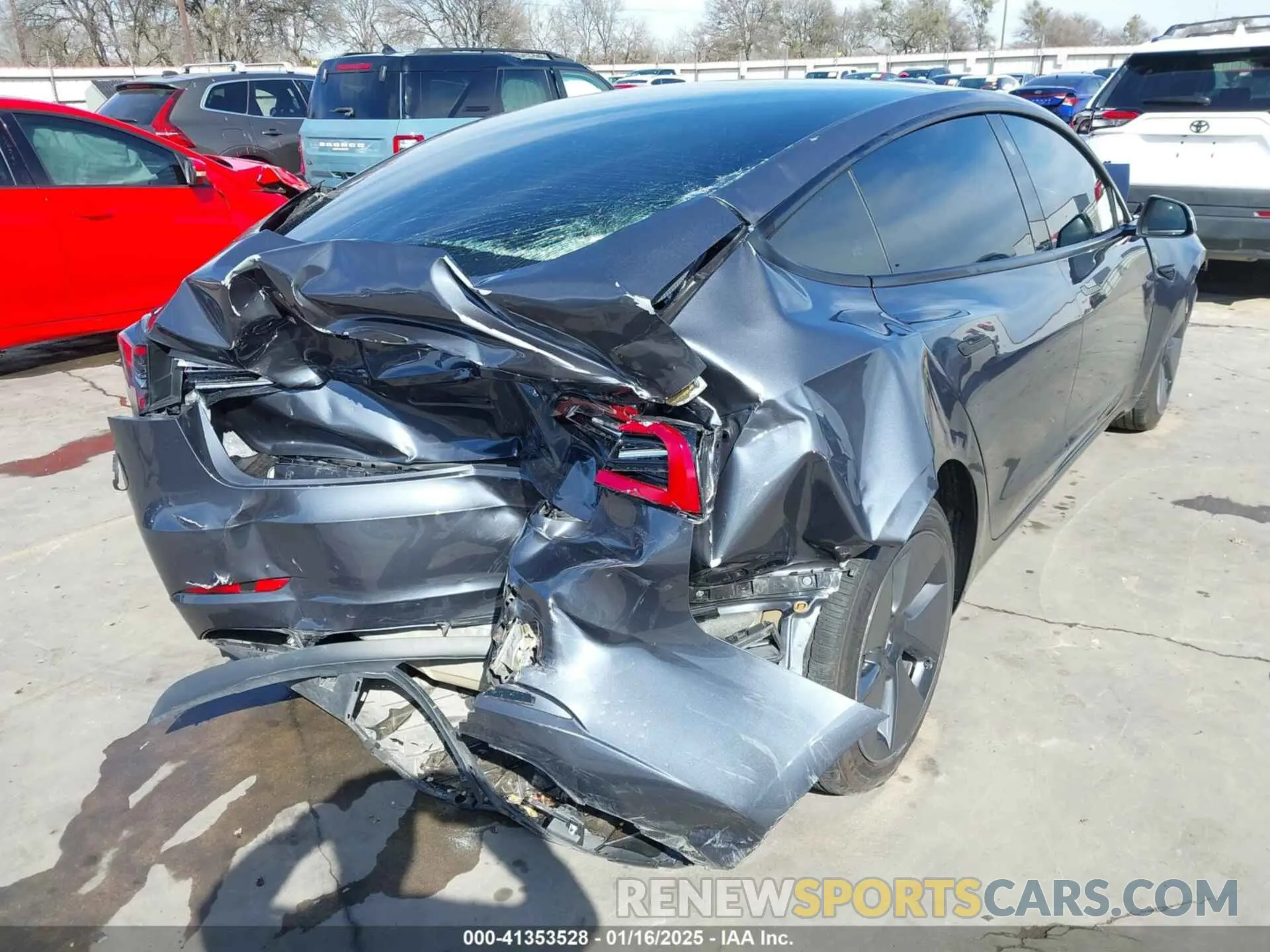 4 Photograph of a damaged car 5YJ3E1EA8PF509089 TESLA MODEL 3 2023