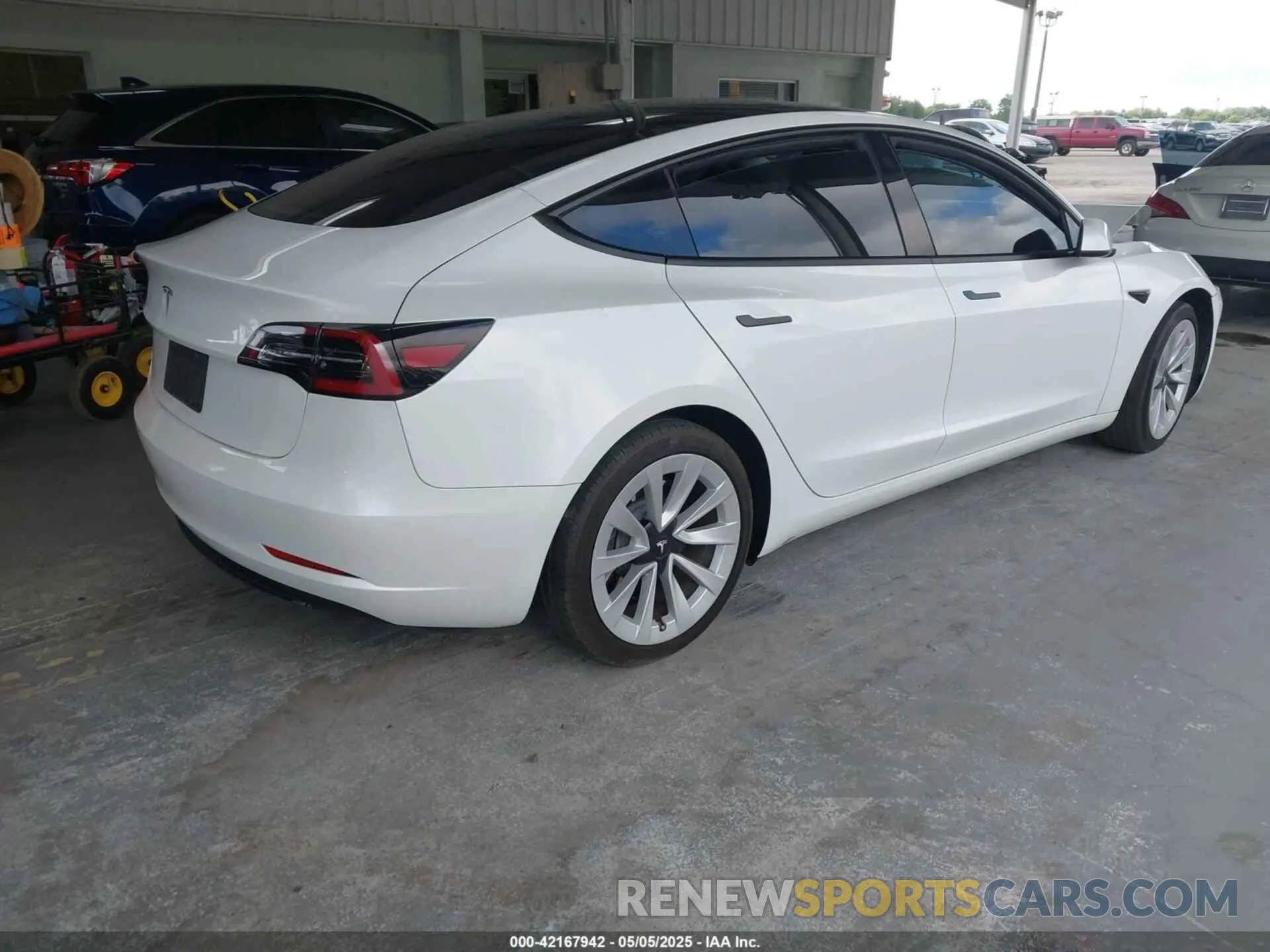 4 Photograph of a damaged car 5YJ3E1EA8PF518326 TESLA MODEL 3 2023
