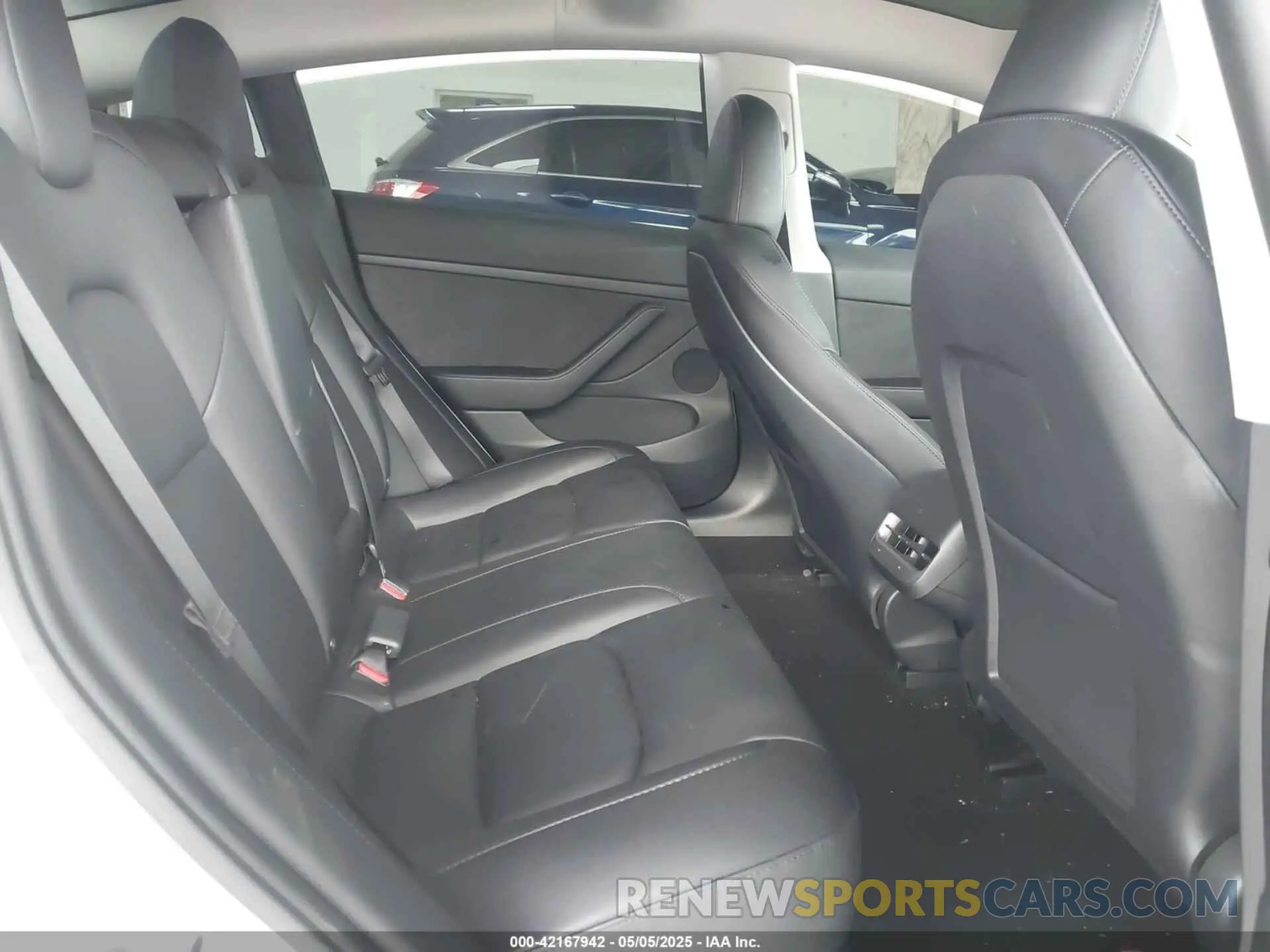 8 Photograph of a damaged car 5YJ3E1EA8PF518326 TESLA MODEL 3 2023