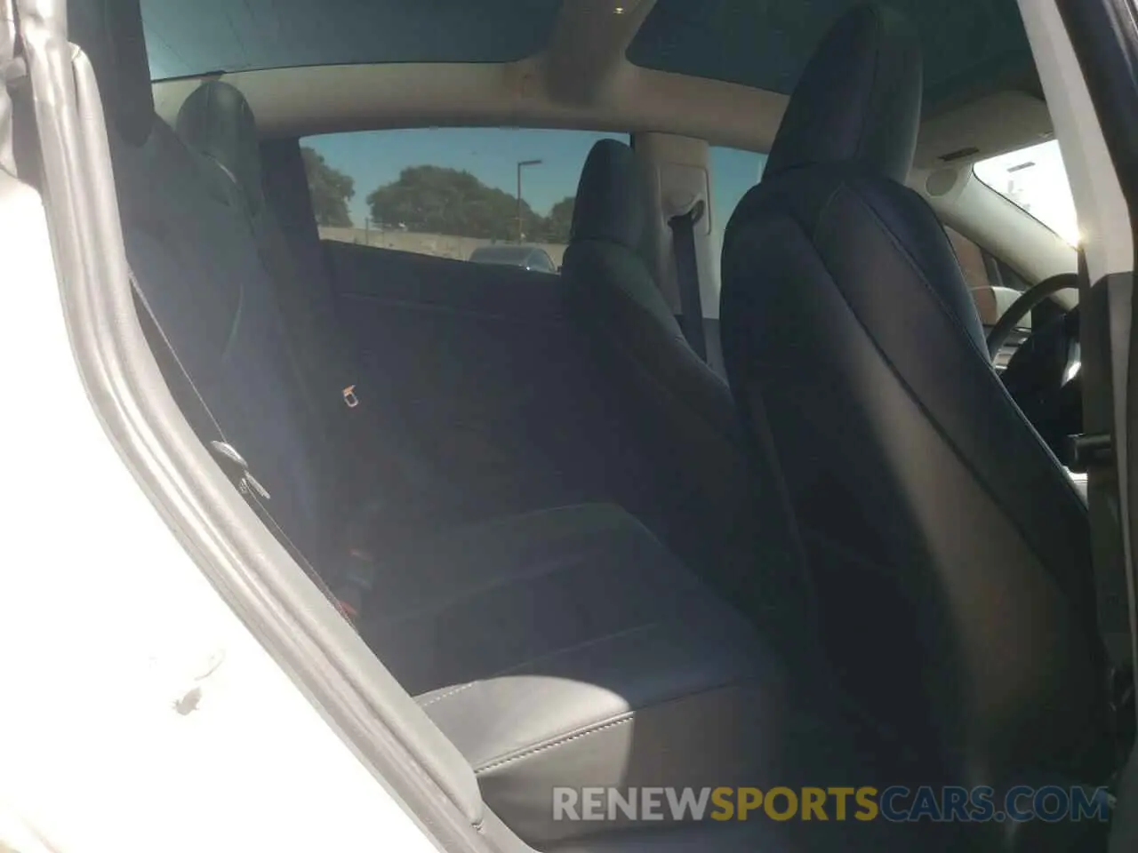 10 Photograph of a damaged car 5YJ3E1EA8PF543775 TESLA MODEL 3 2023