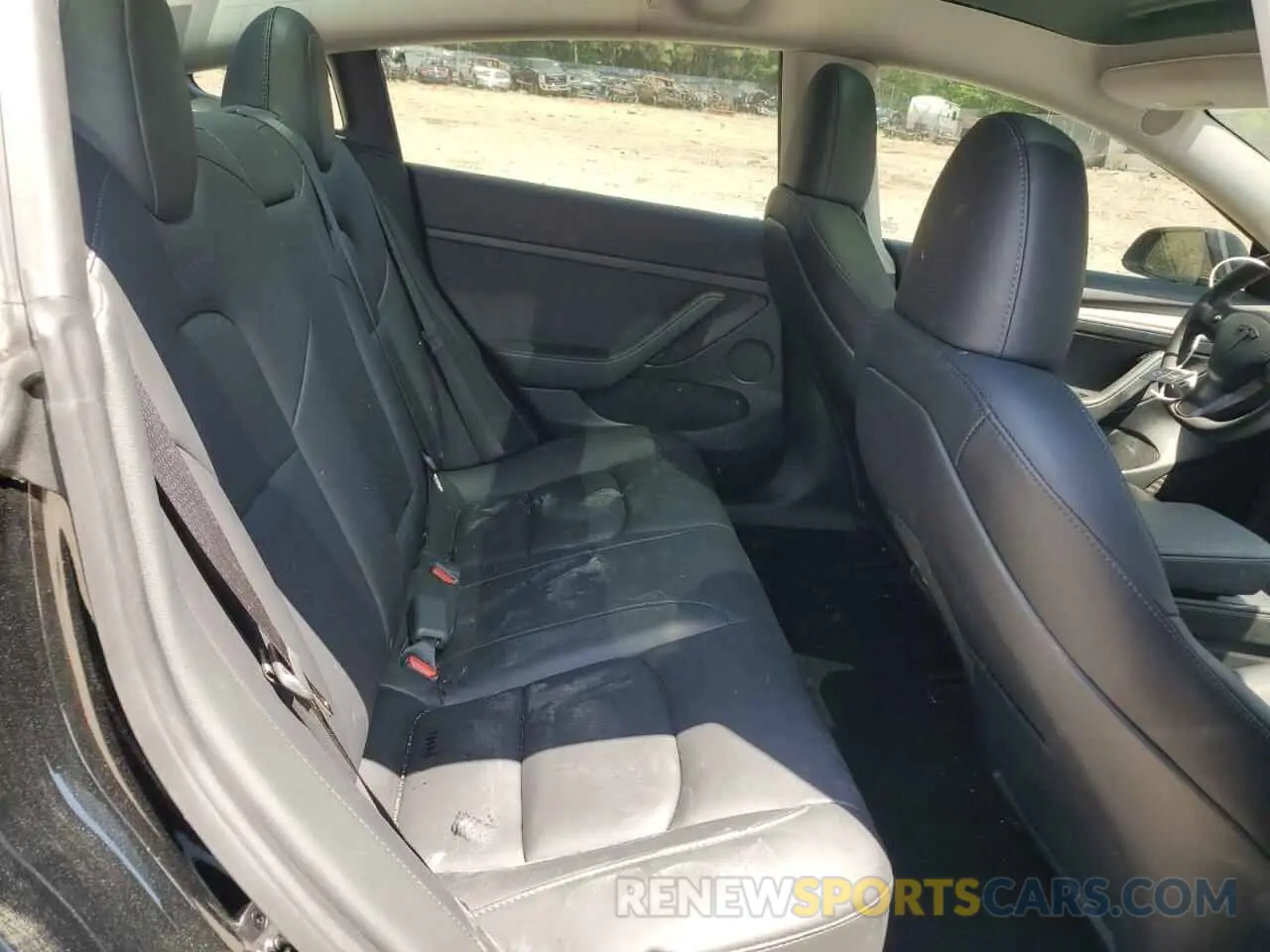 10 Photograph of a damaged car 5YJ3E1EA8PF561466 TESLA MODEL 3 2023