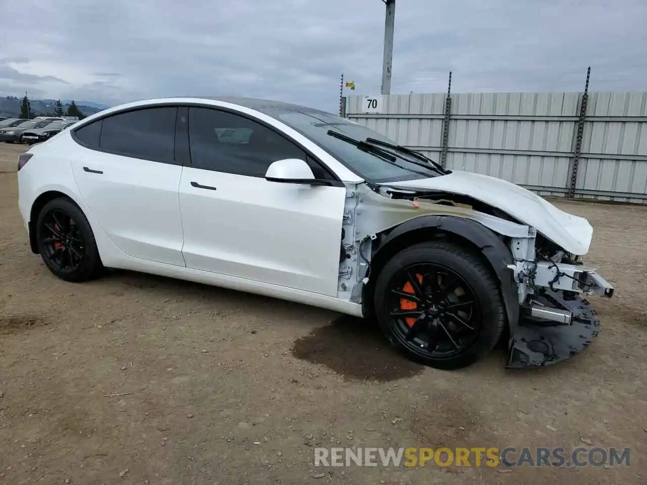 4 Photograph of a damaged car 5YJ3E1EA8PF568921 TESLA MODEL 3 2023