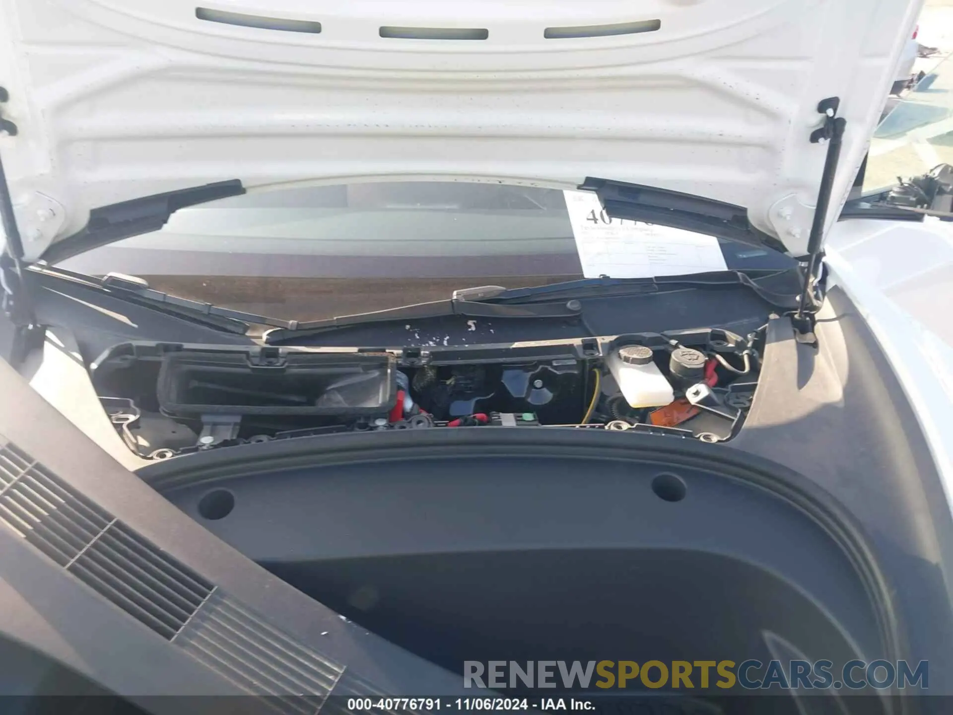10 Photograph of a damaged car 5YJ3E1EA8PF570278 TESLA MODEL 3 2023